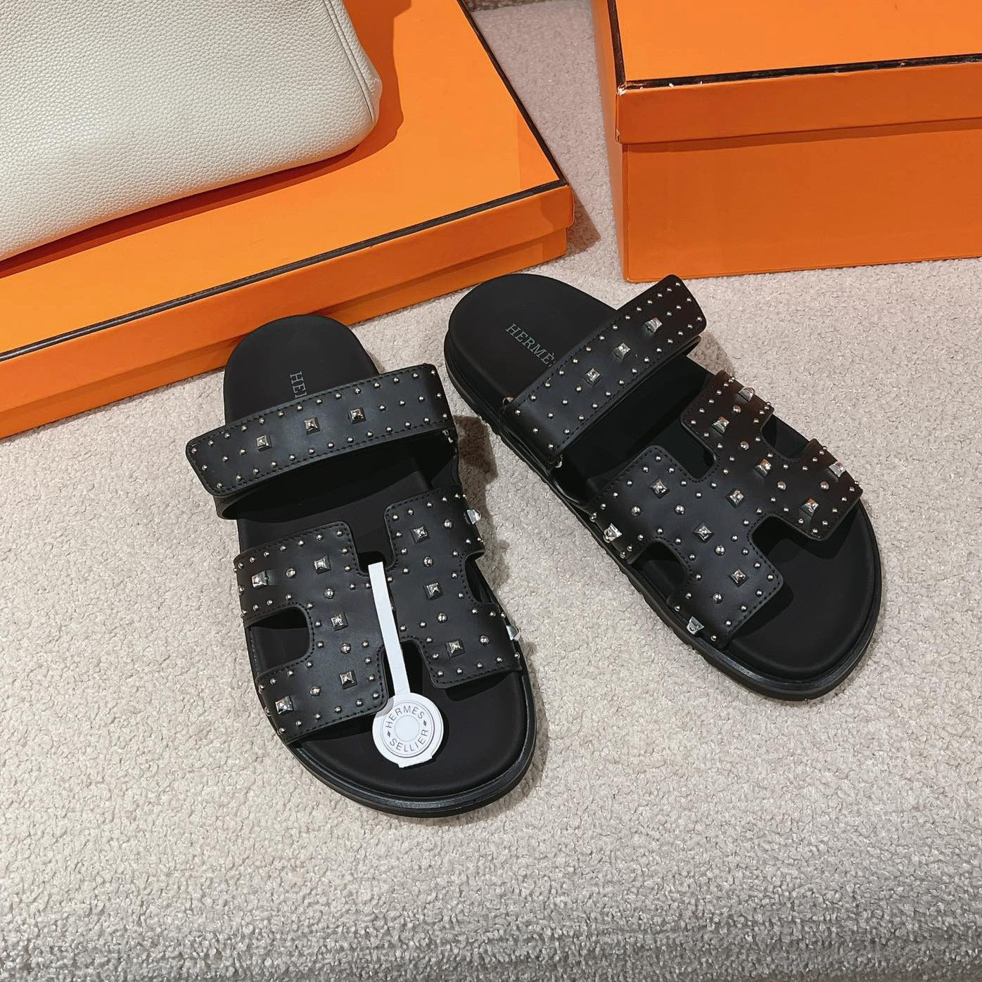 CHYPRE SANDAL BLACK CALFSKIN ATTACH CRYSTALS