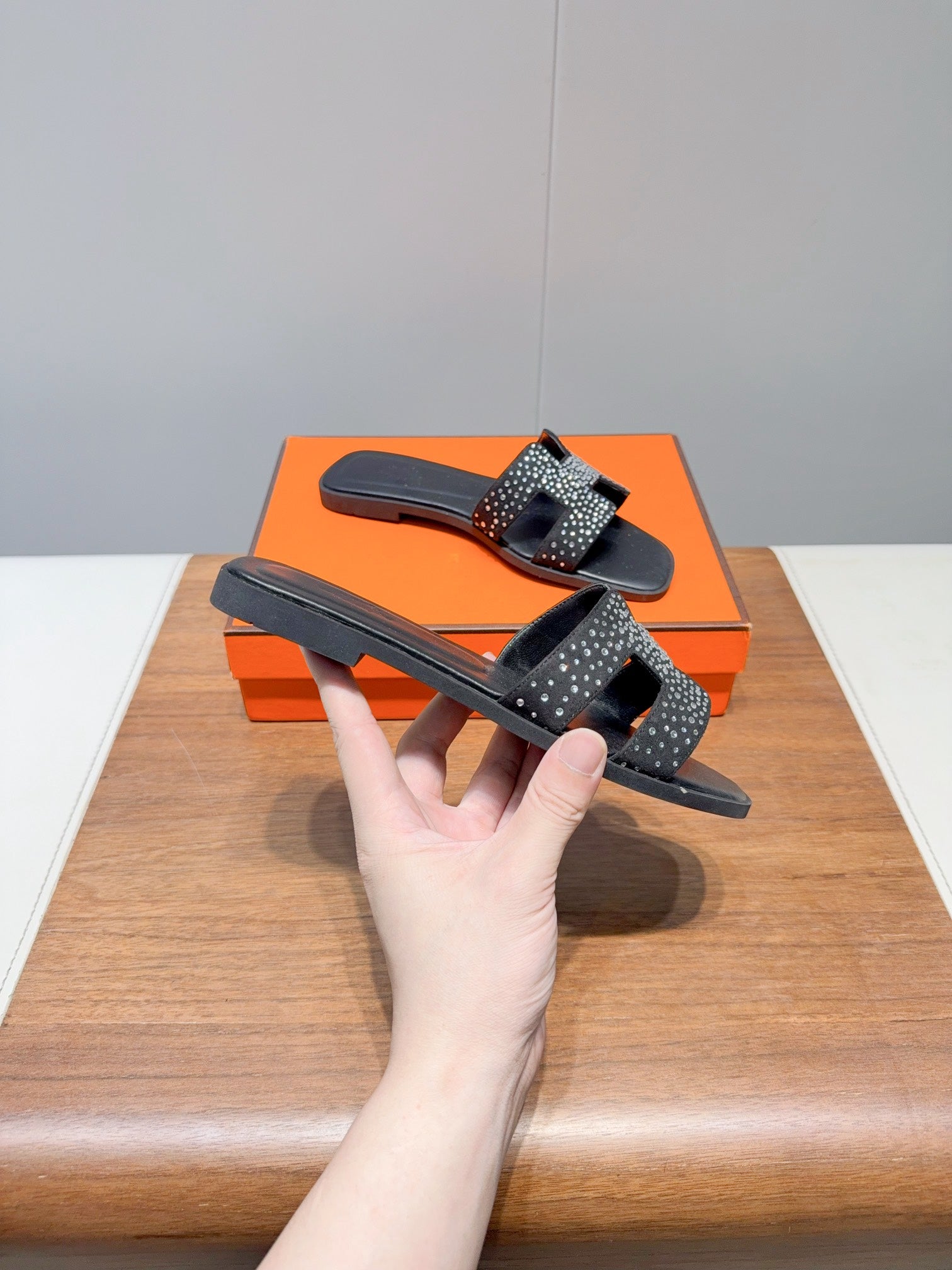 HM Oran Sandals Black Cowhide 327122