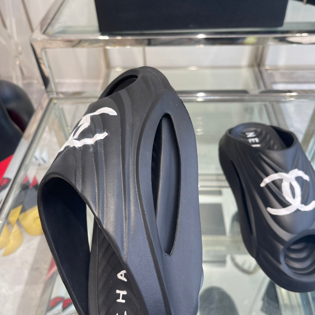 CC Slippers Black Foam  204135