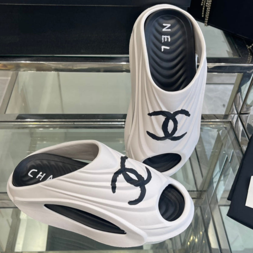 CC Slippers White Foam  204137