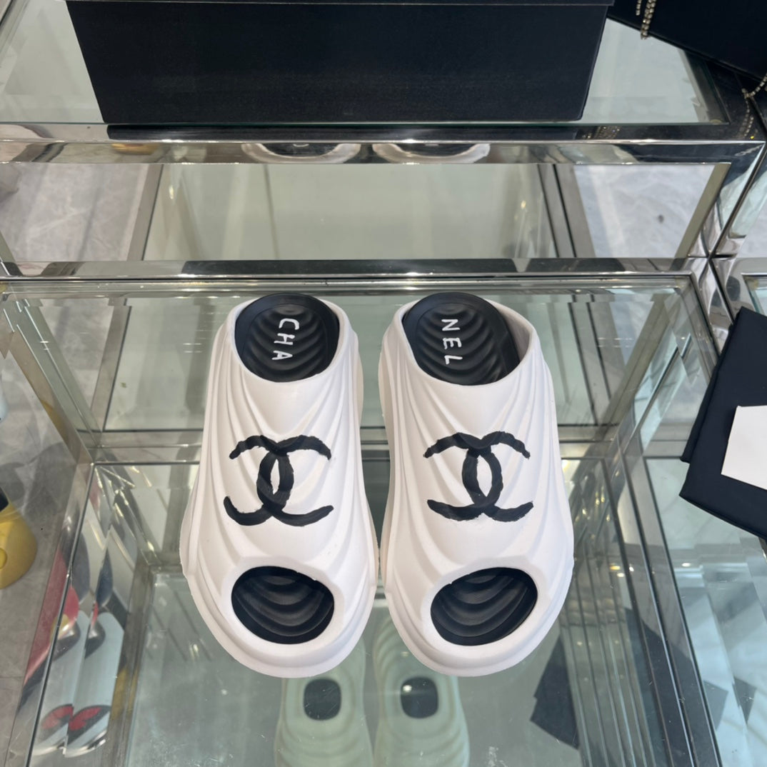 CC Slippers White Foam  204137
