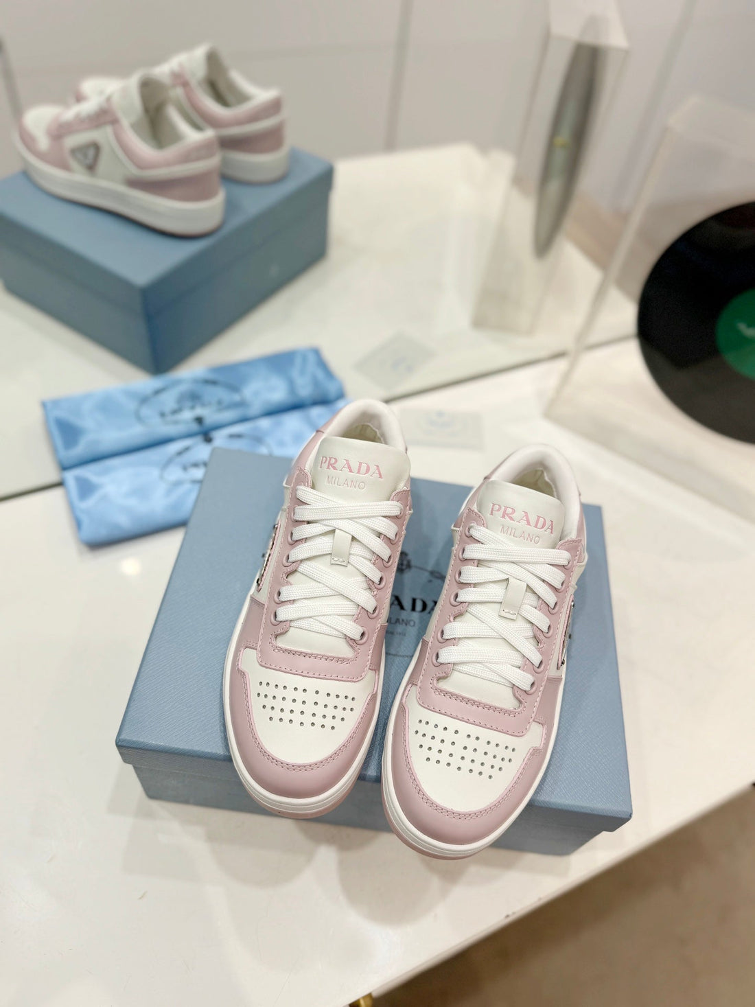 PRA DOWNTOWN NAPPA SNEAKERS WHITE AND BLUSH CALFSKIN