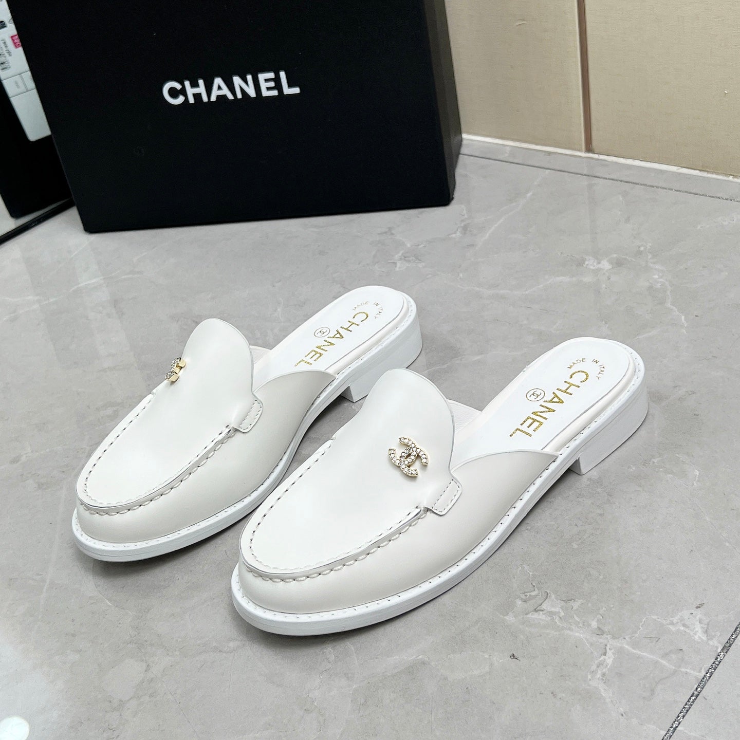 CC 25C Mule White Calfskin