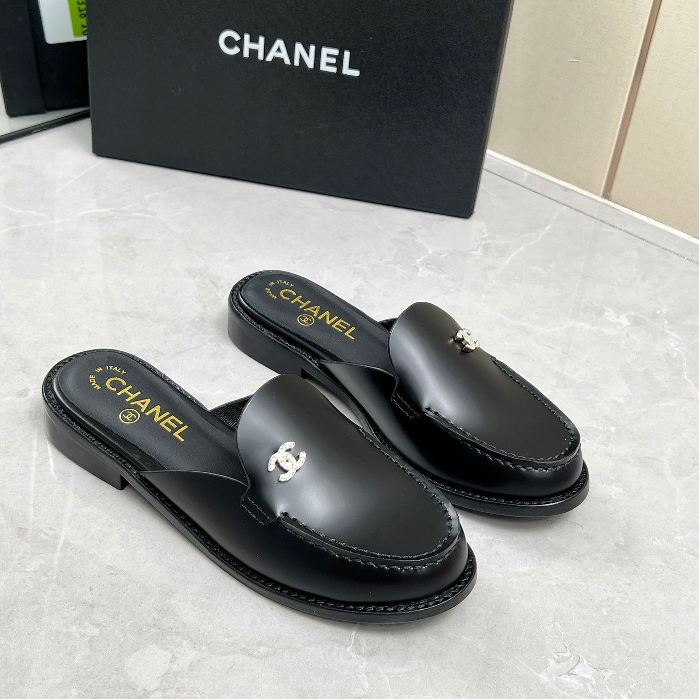 CC 25C Mule Black Calfskin
