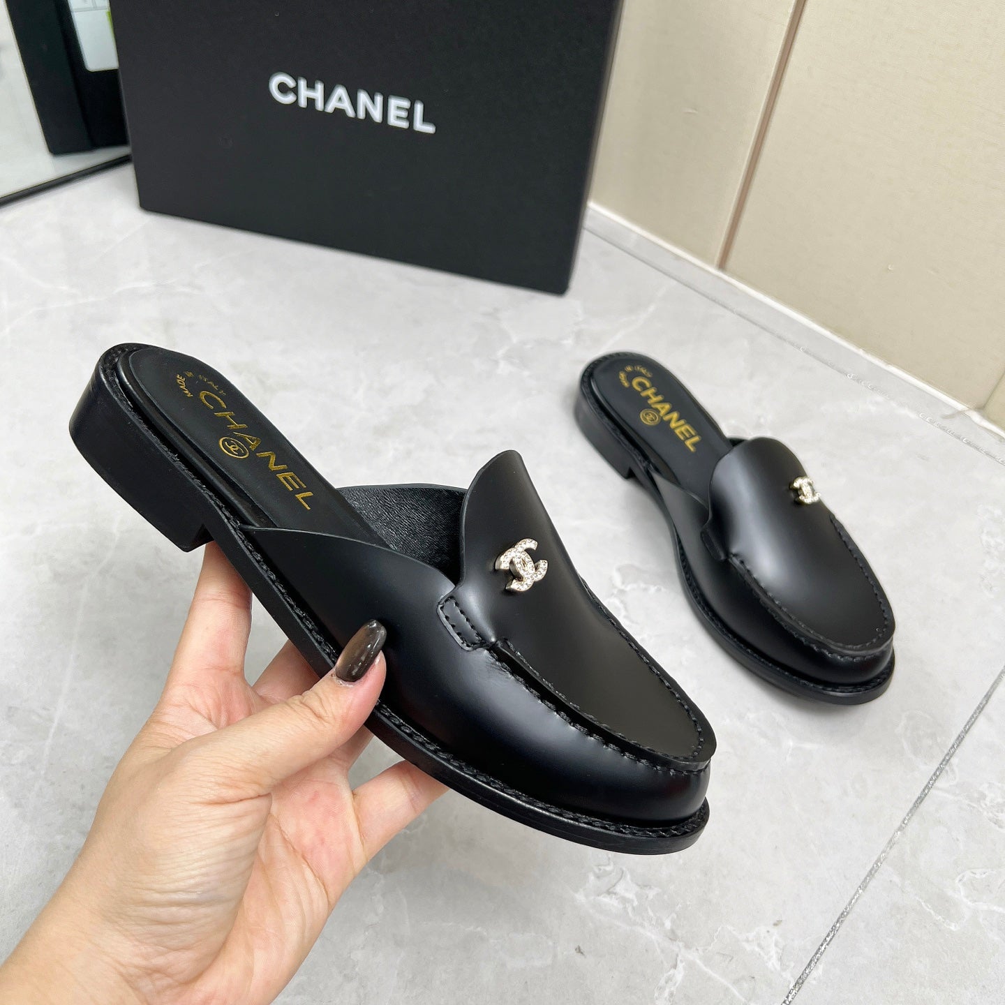 CC 25C Mule Black Calfskin