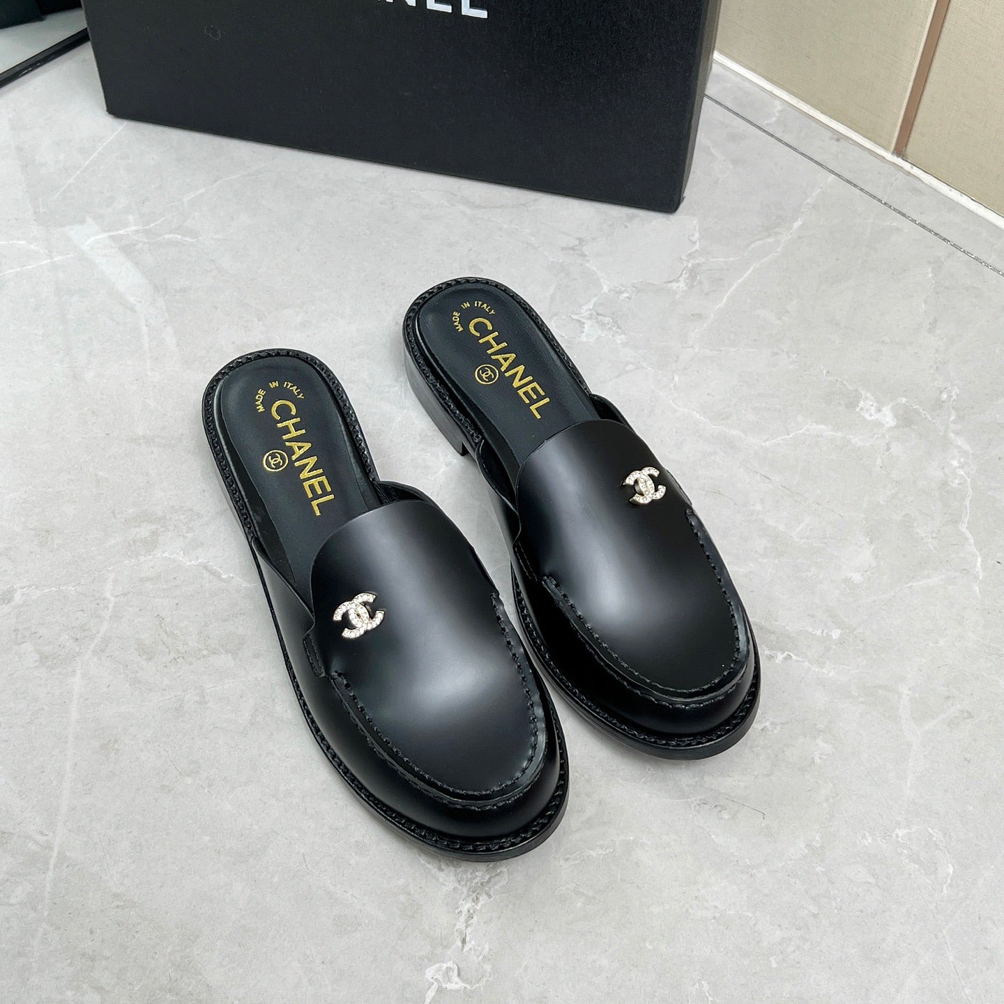 CC 25C Mule Black Calfskin