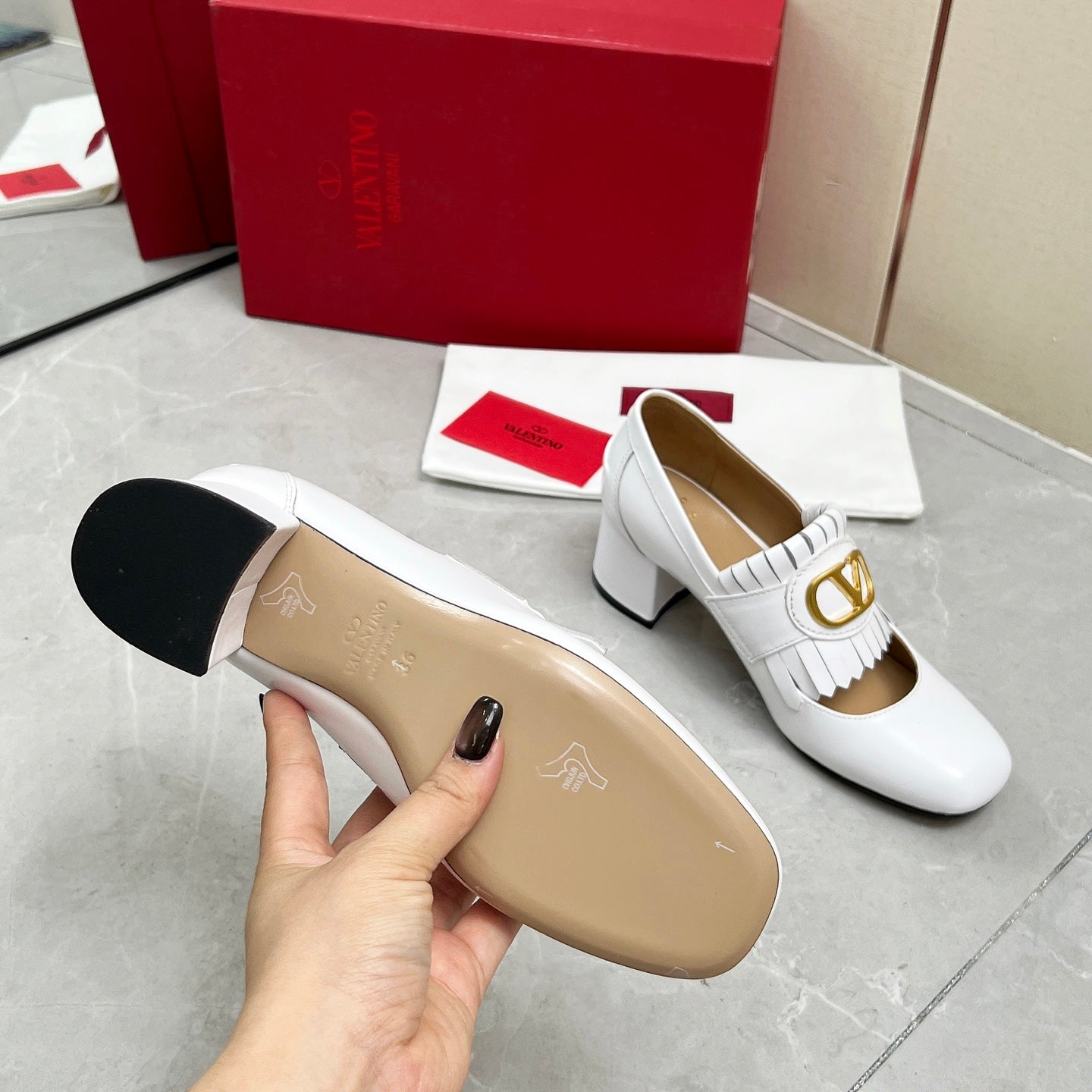 VT 25 Signature Heeled Loafer Ivory Calf Leather 293940