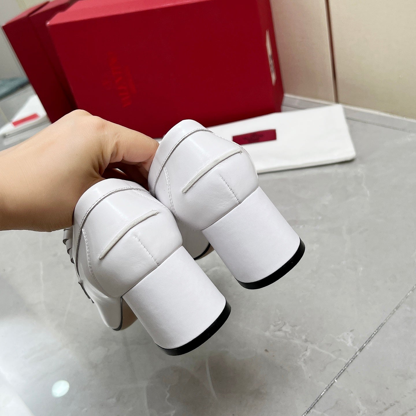 VT 25 Signature Heeled Loafer Ivory Calf Leather 293940