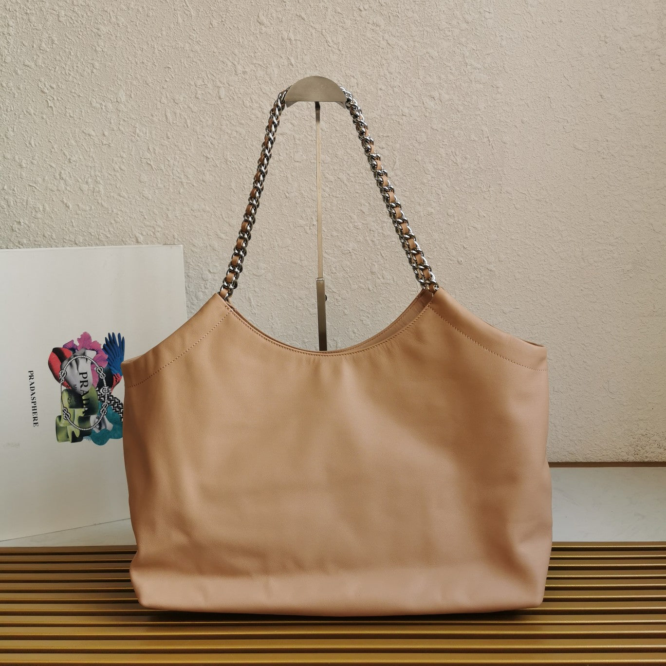 CHAIN TOTE 39 SOFT BEIGE CALFSKIN SILVER HARDWARE
