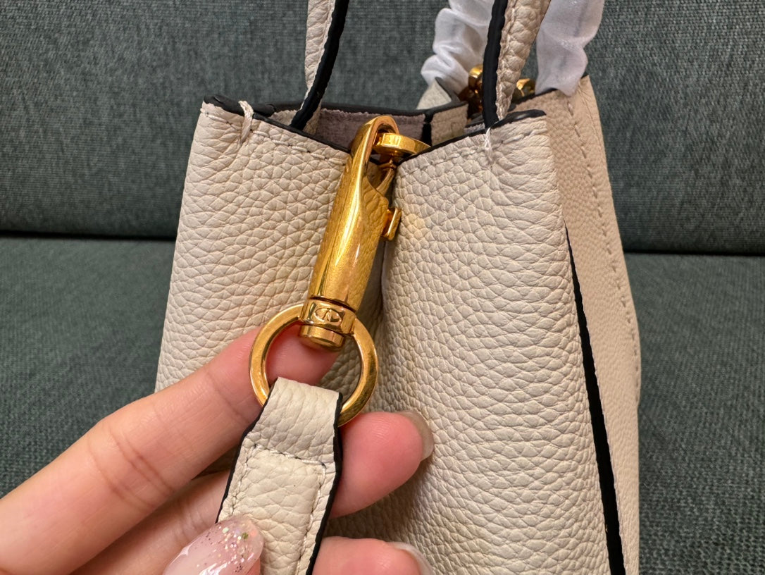 VALENTINO small 19 handbag white calfskin 538536