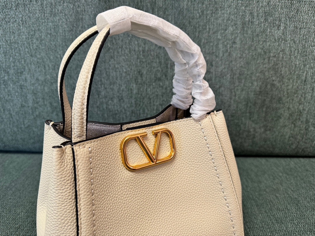 VALENTINO small 19 handbag white calfskin 538536
