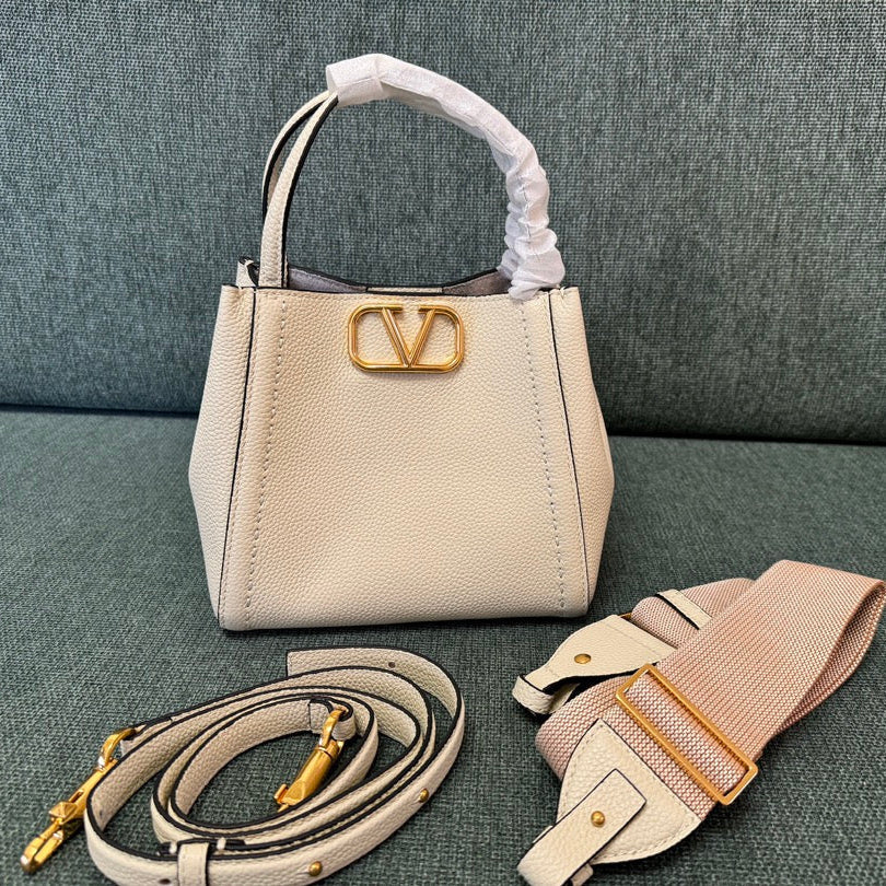 VALENTINO small 19 handbag white calfskin 538536