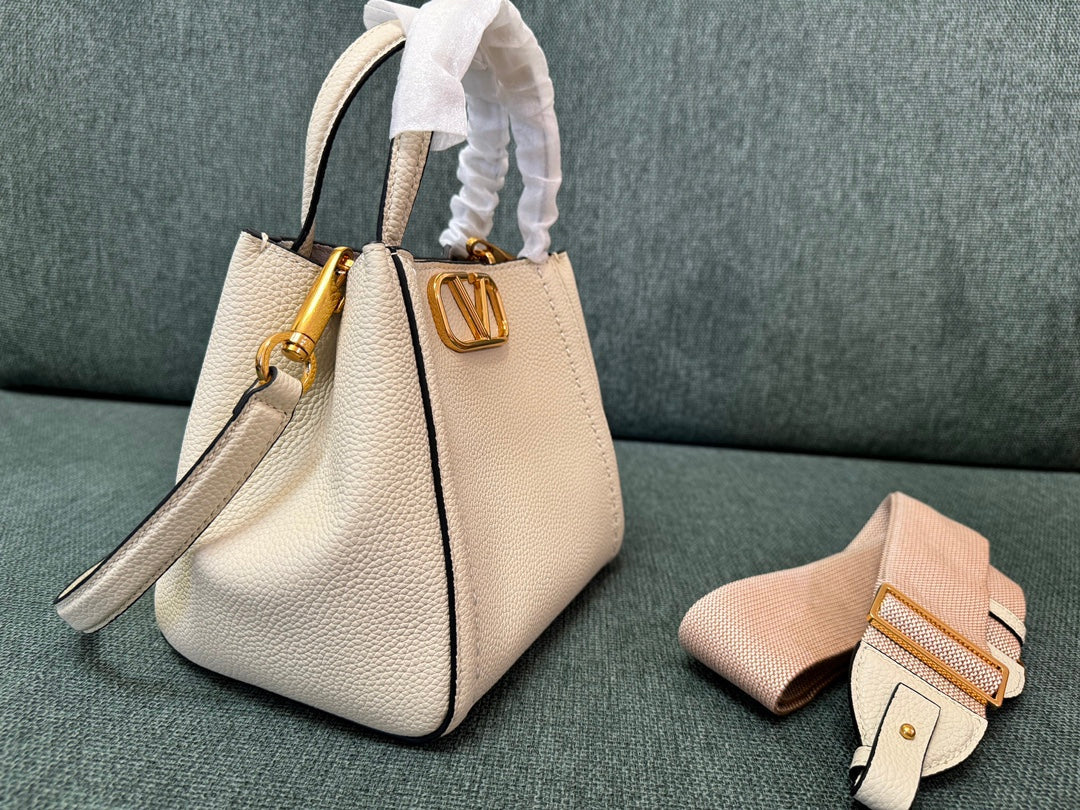 VALENTINO small 19 handbag white calfskin 538536
