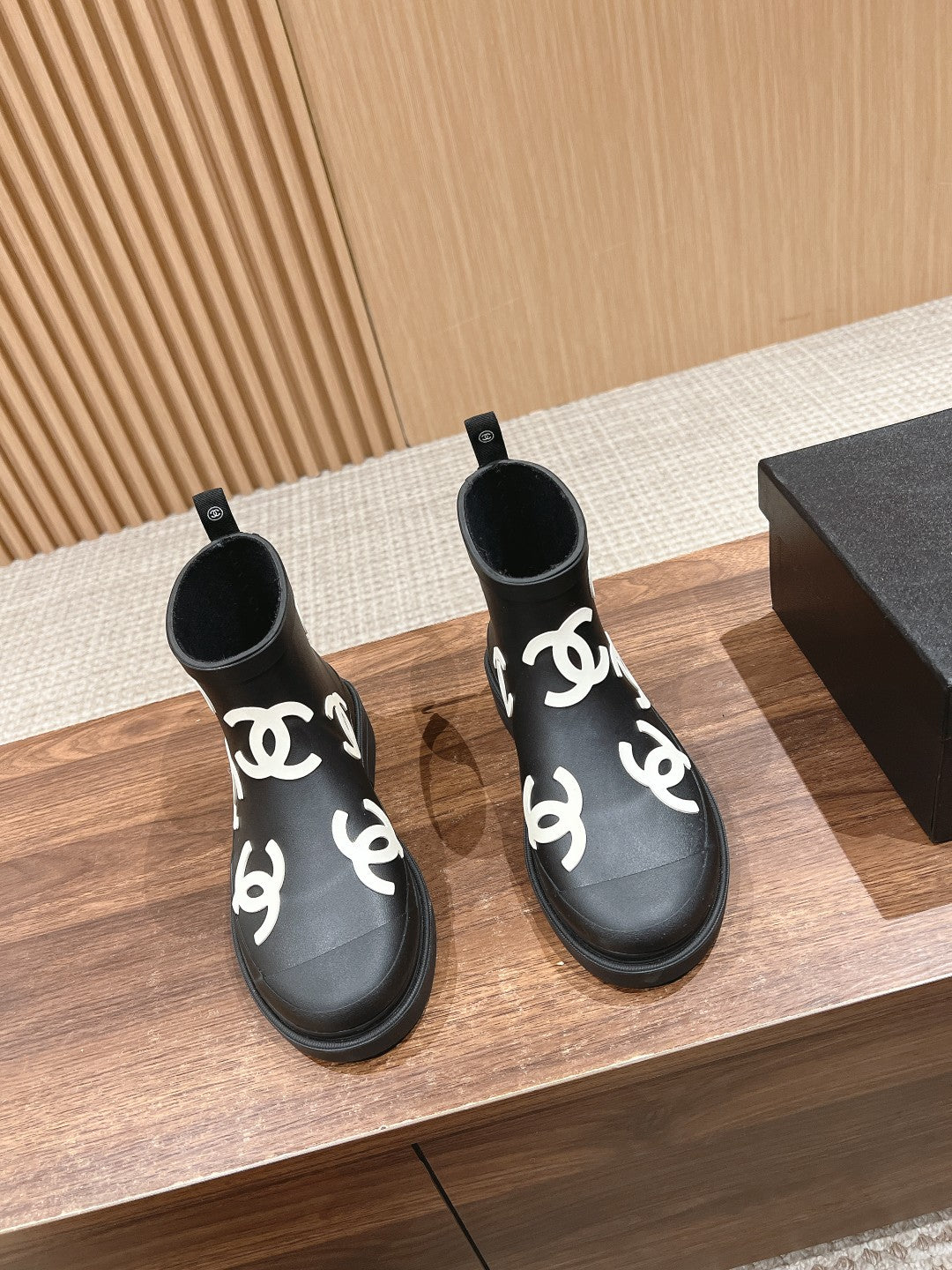 CC RAIN BOOTS BLACK TPU WITH WHITE LOGO 1