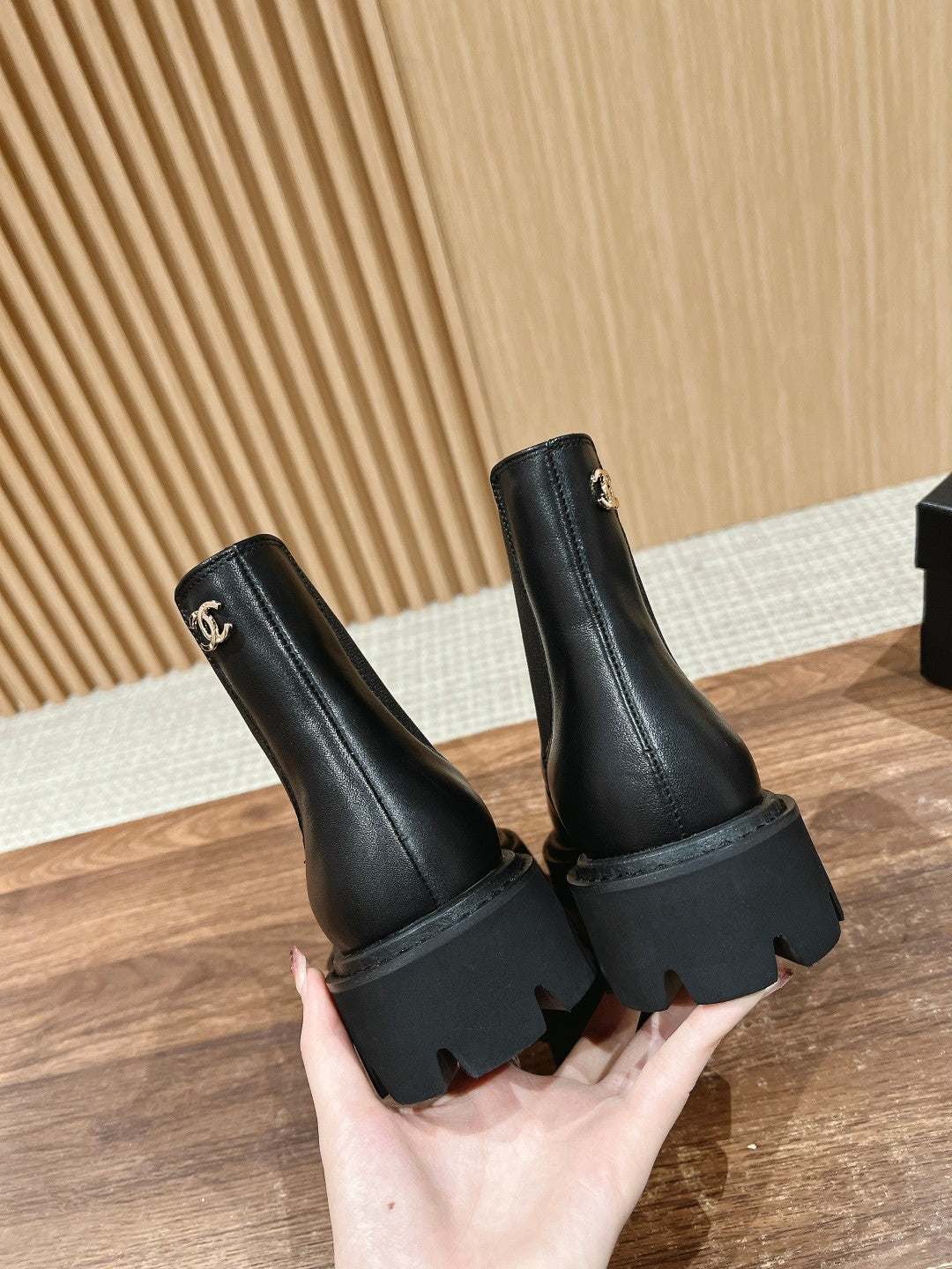 CC Chelsea Ankle Boots Black Calfskin 937074