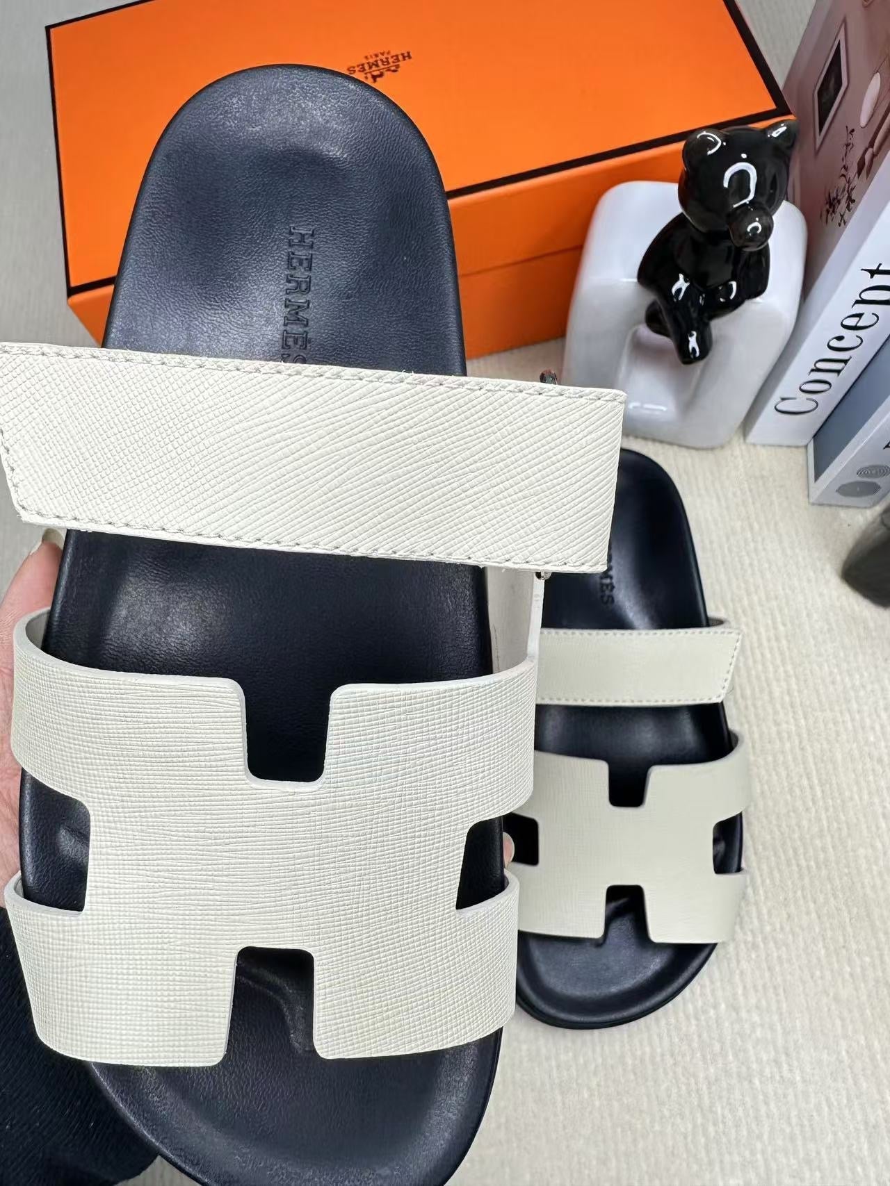 HM Men's Chypre Slide Black White Cowhide 540219