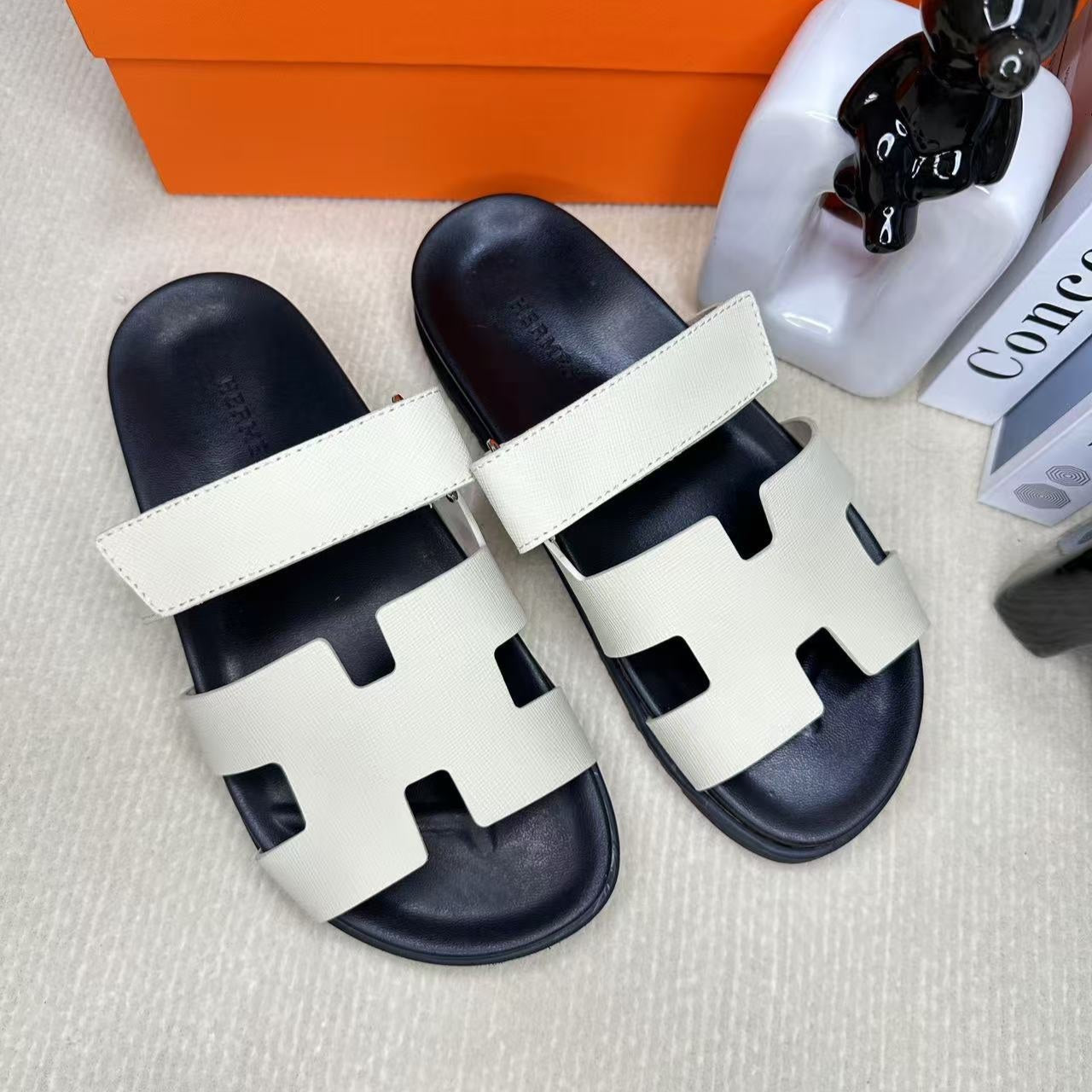 HM Men's Chypre Slide Black White Cowhide 540219