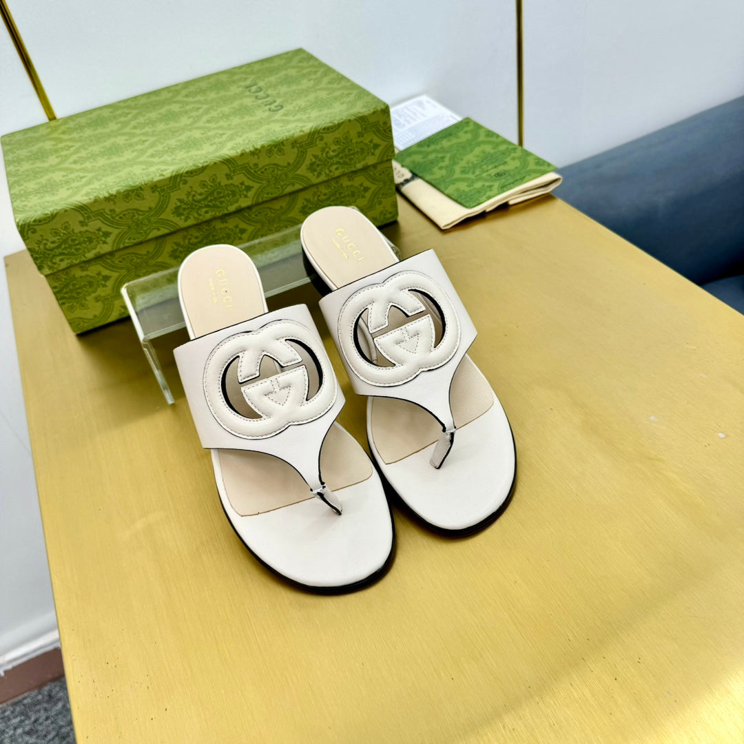 BLONDIE THONG SANDAL IN WHITE LAMBSKIN