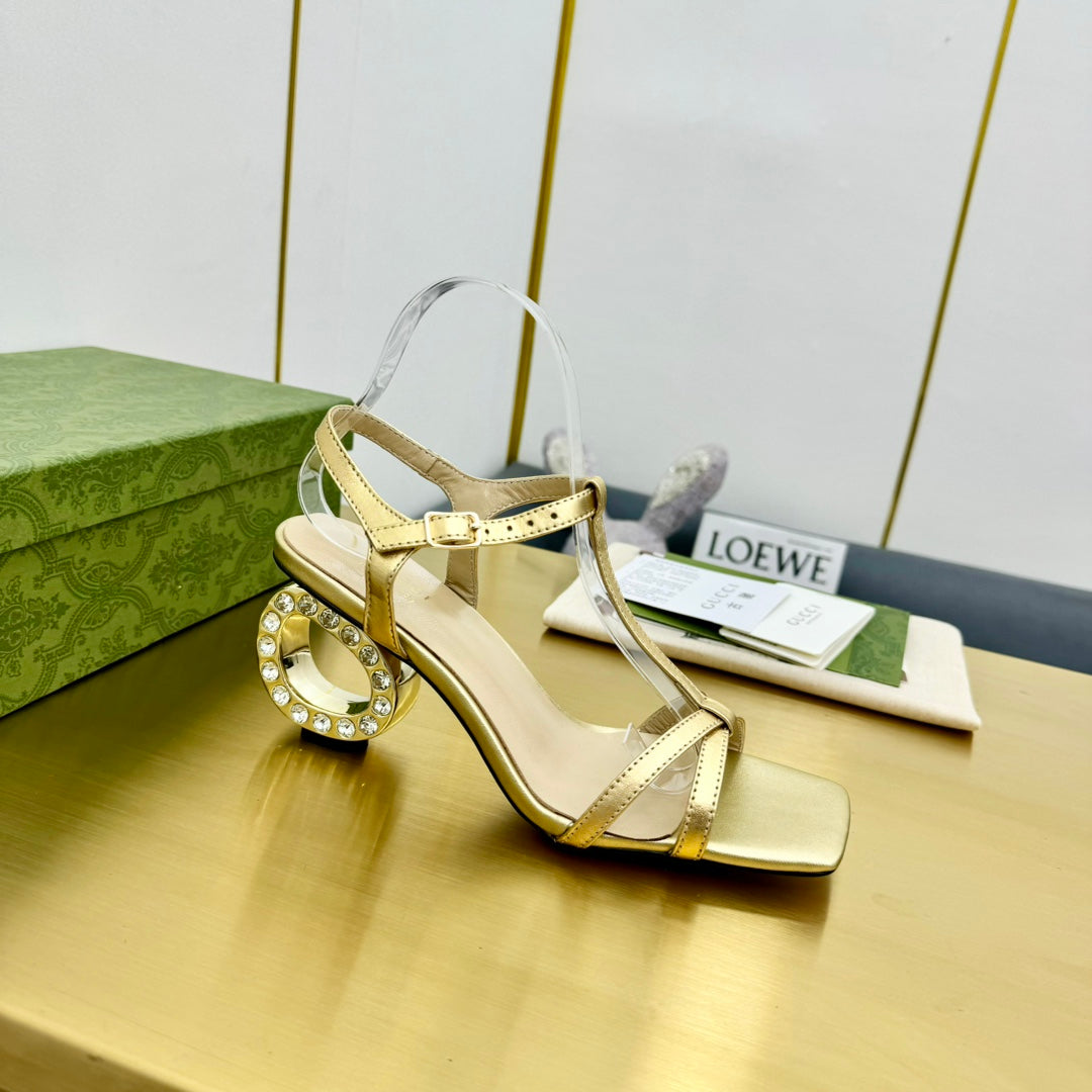 MEDIUM-HEEL SANDAL IN GOLD CALFSKIN WITH RHINSTONES
