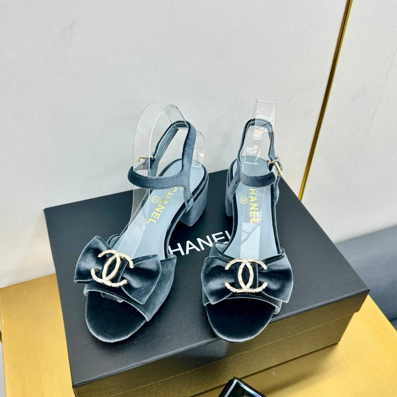 CC 25 Sandal Heels Gray Velvet 238482