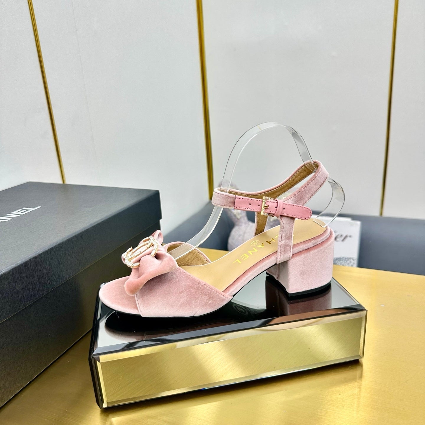 CC 25 Sandal Heels Tea Rose PInk Velvet 238483