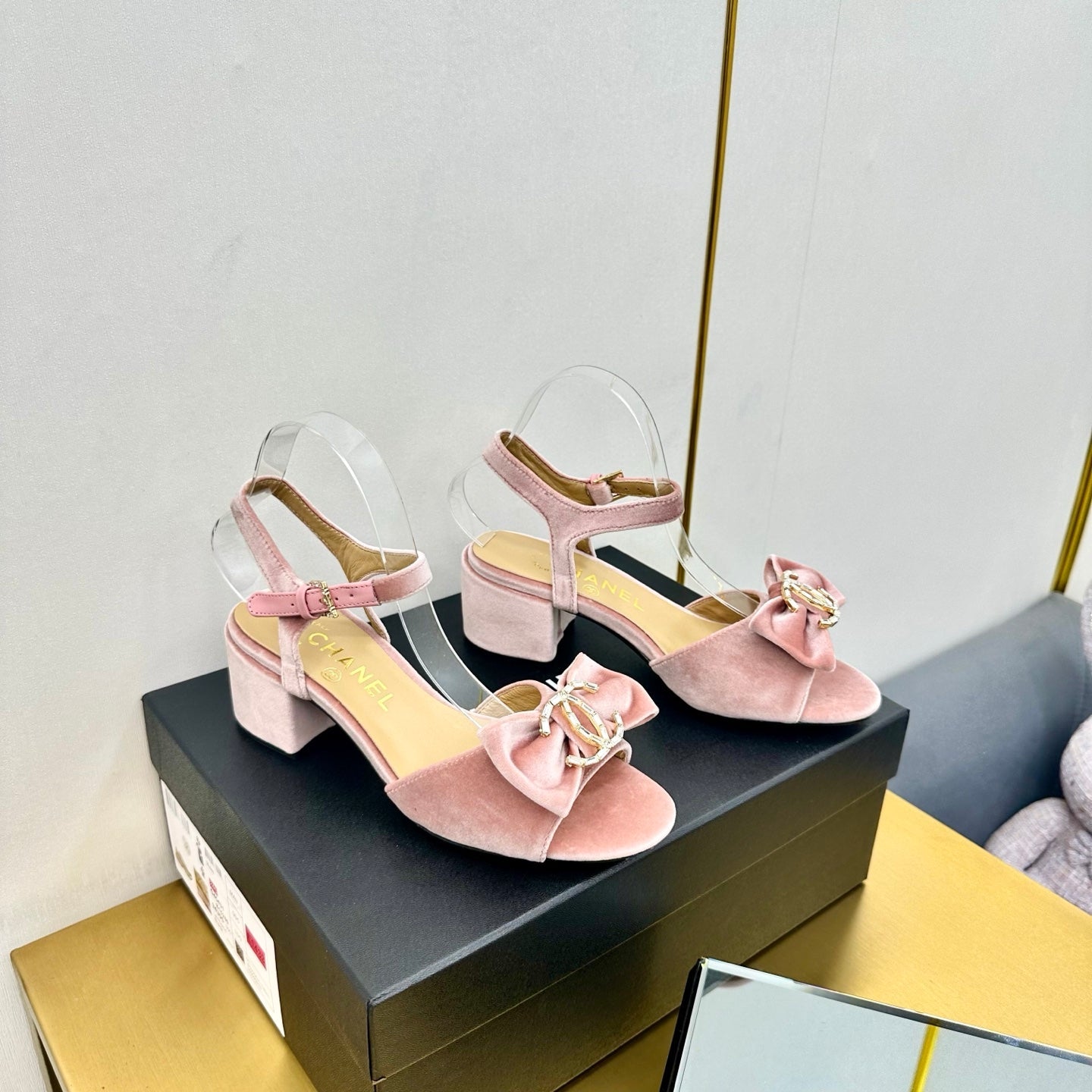 CC 25 Sandal Heels Tea Rose PInk Velvet 238483