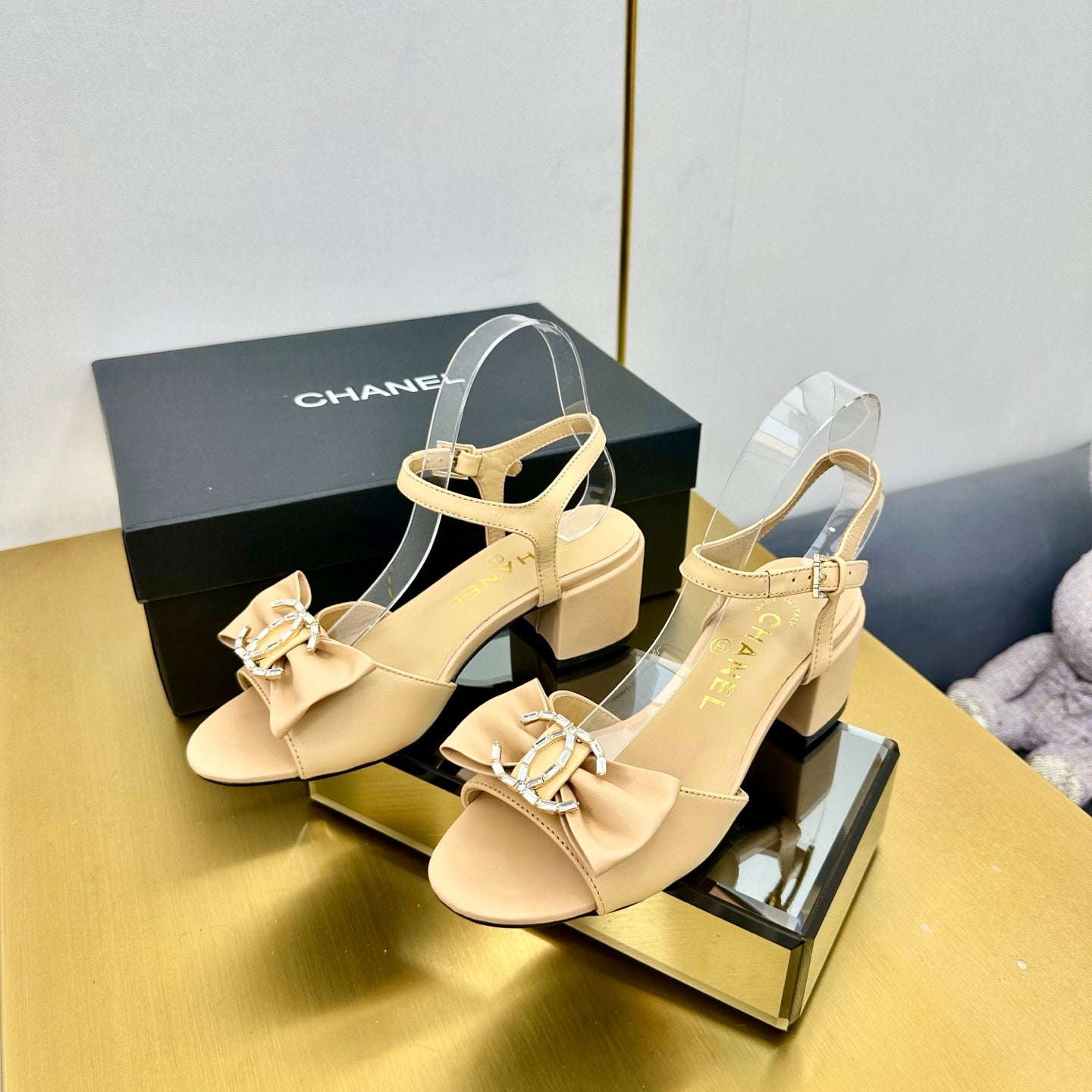 CC 25 Sandal Heels Daffodil Yellow Sheepskin 238486