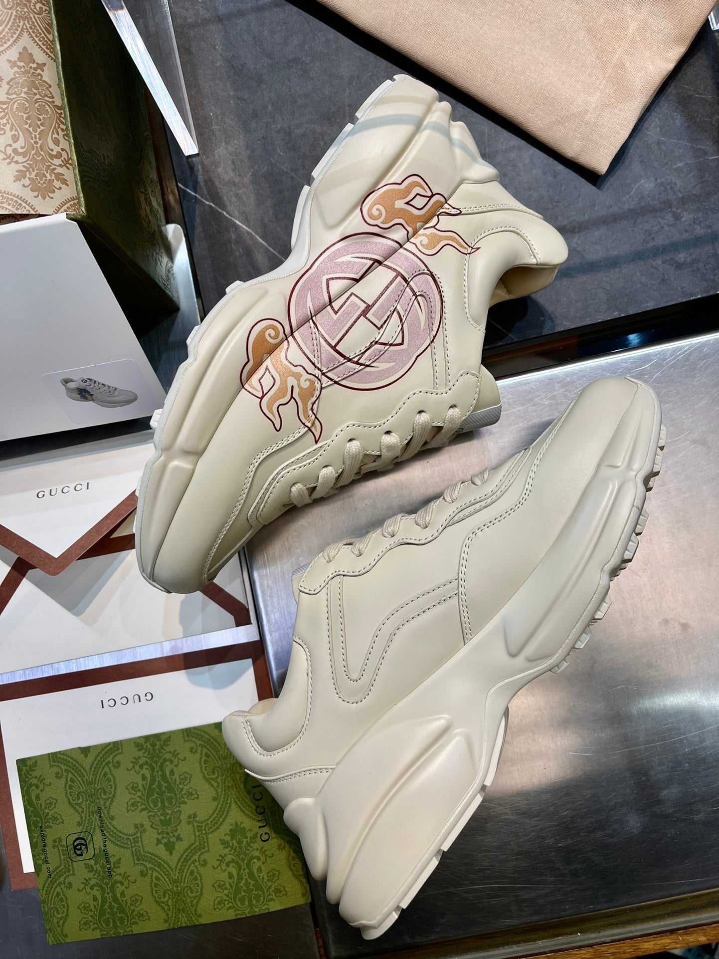 GG Men's Rhyton Sneaker Milk White Calfskin 524496