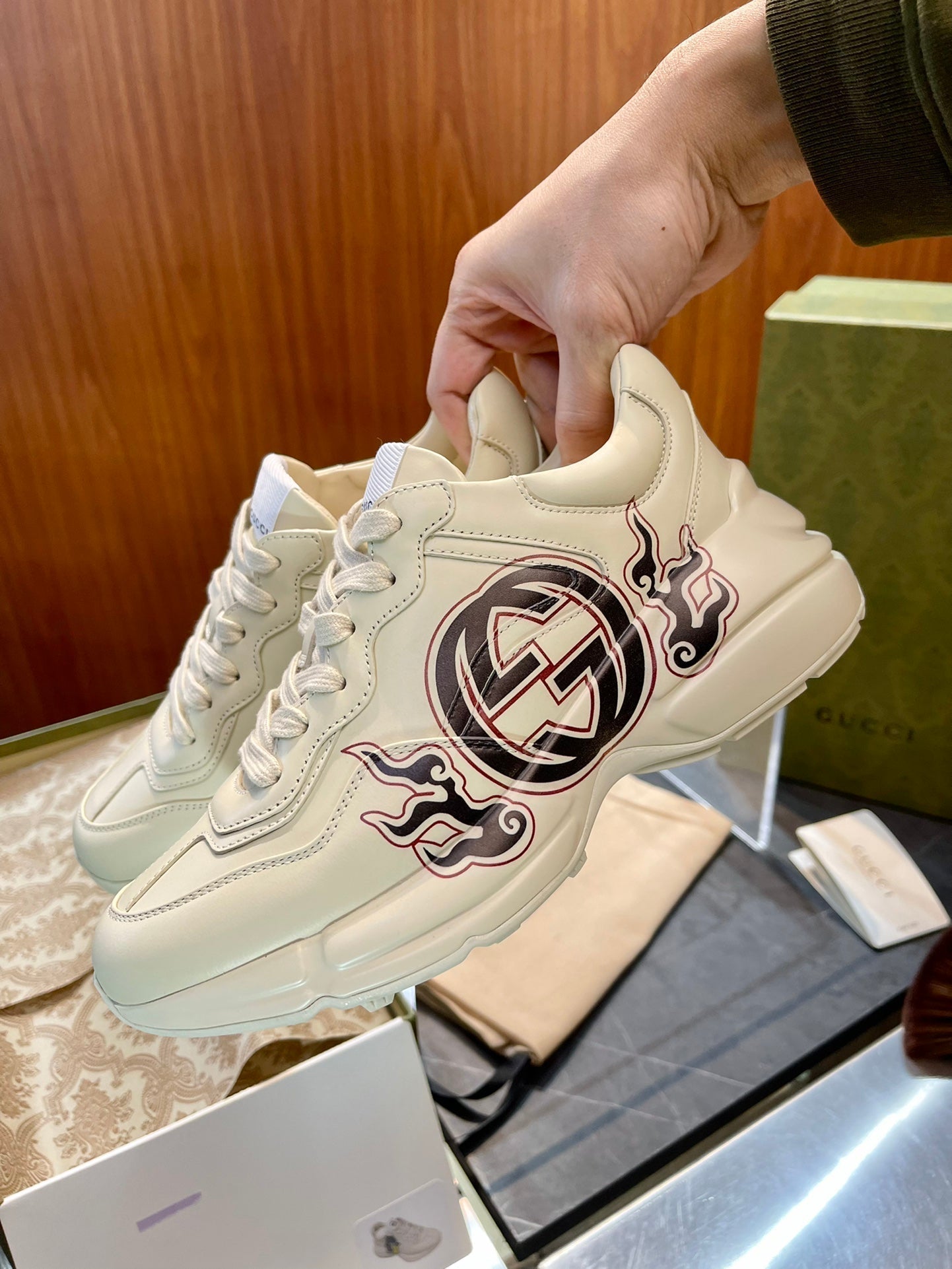 GG Men's Rhyton Sneaker Milk White Calfskin 524496