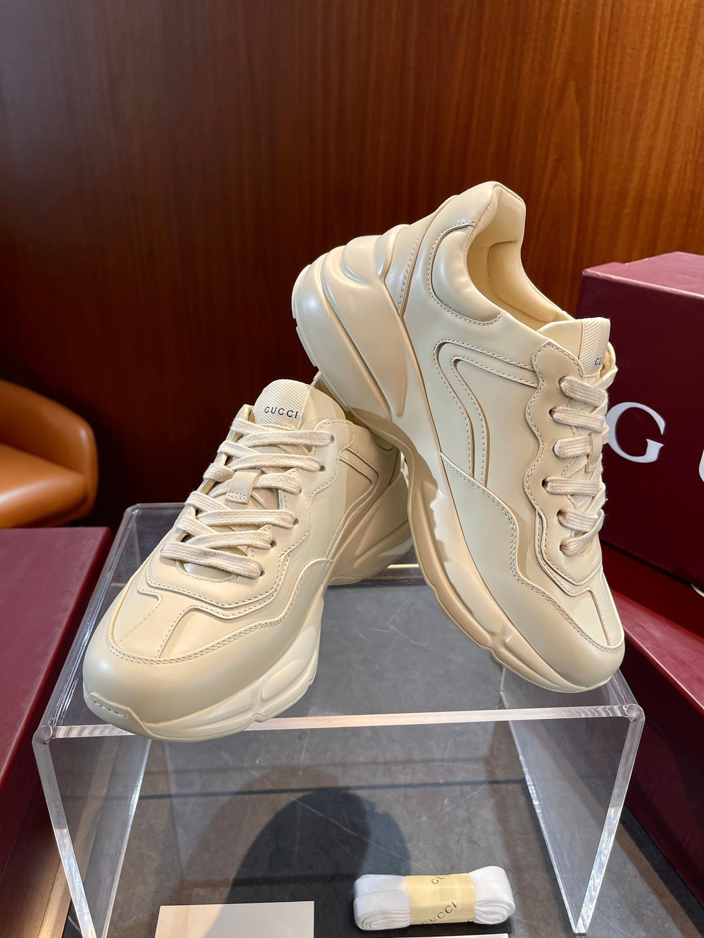 GG Men's Rhyton Sneaker Milk White Calfskin 524482