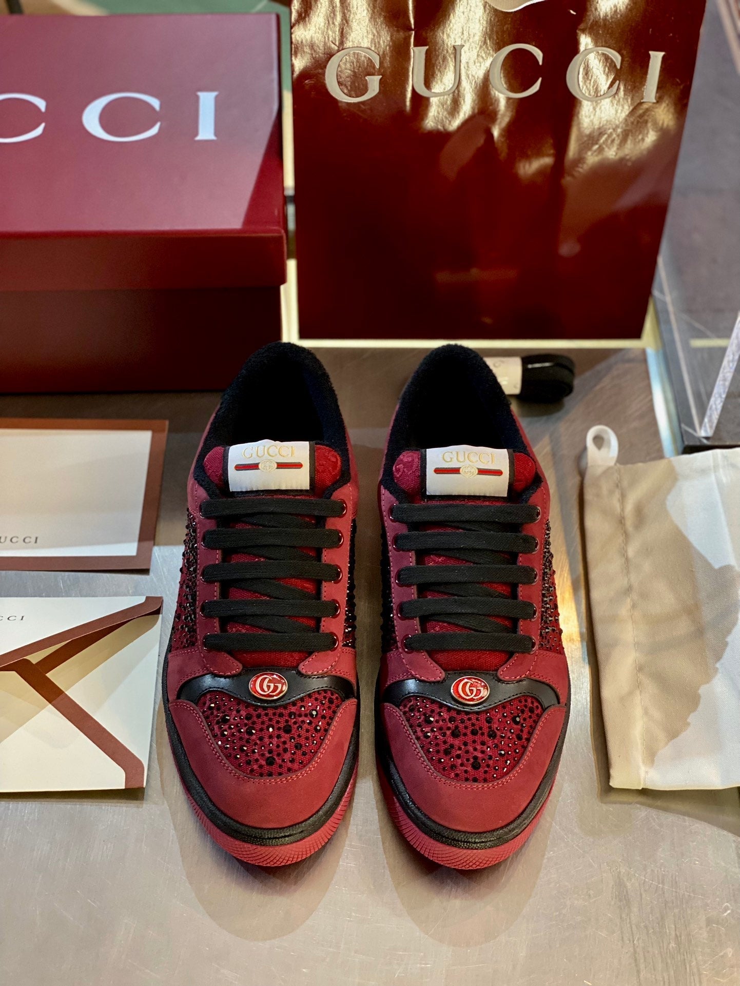 GG Men's 25 Screener Sneaker Red Mesh Suede 524503