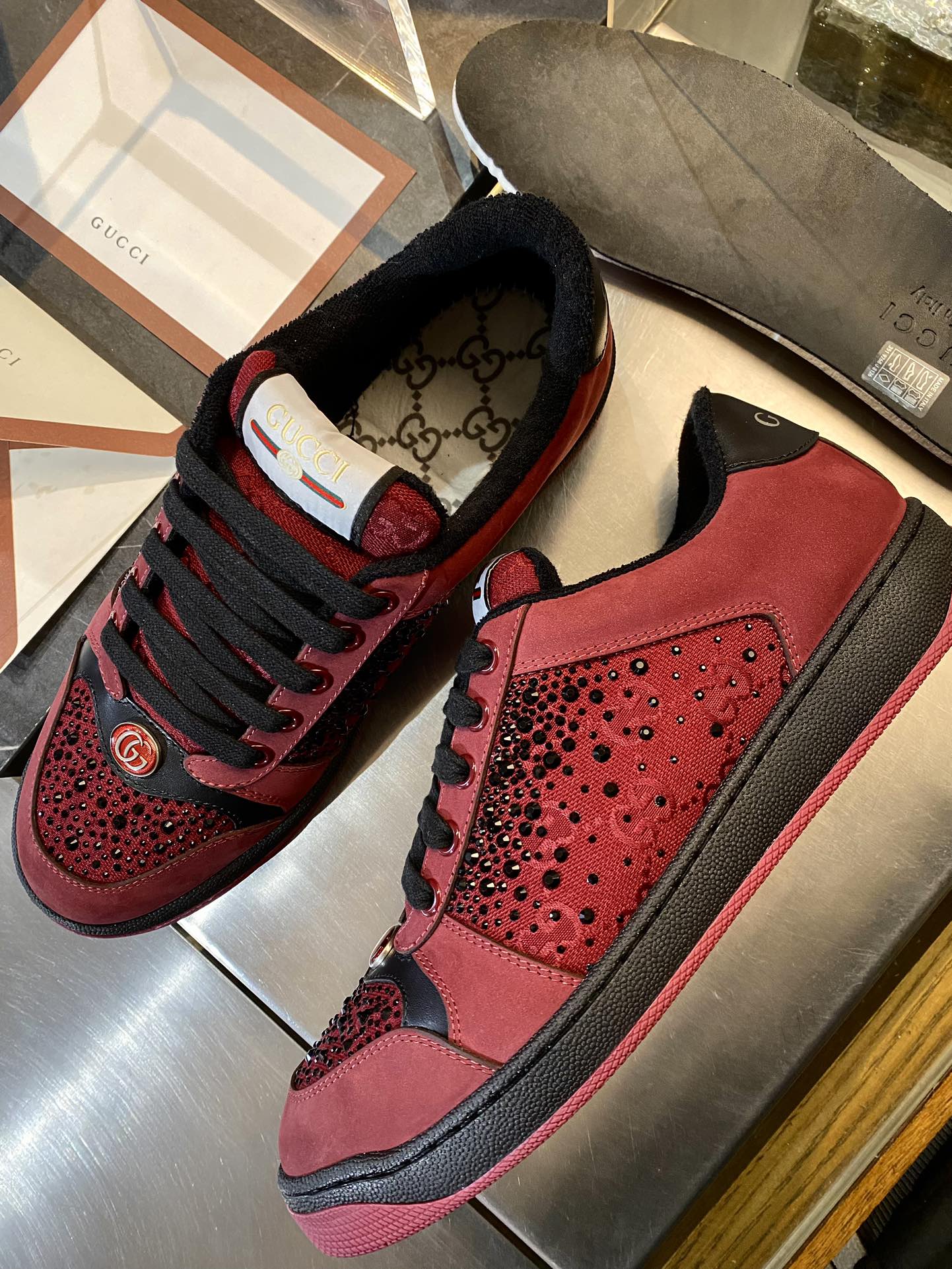 GG Men's 25 Screener Sneaker Red Mesh Suede 524503