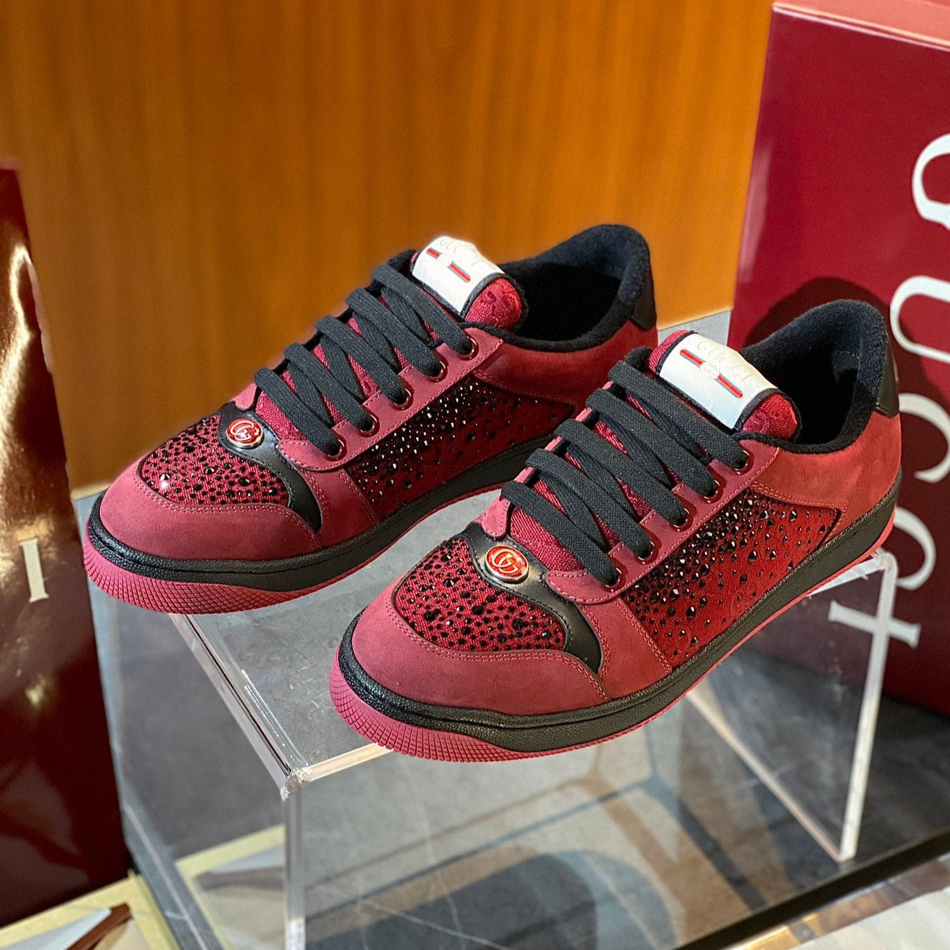 GG Men's 25 Screener Sneaker Red Mesh Suede 524503