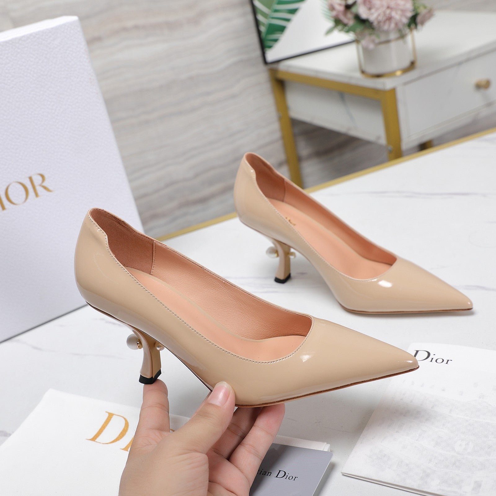 CD Tribales Pump 80mm Glossy Beige Cowhide