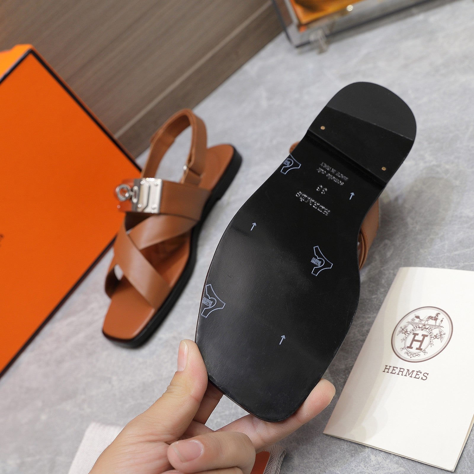 HM 25 Sandales Ines Cowhide 251524