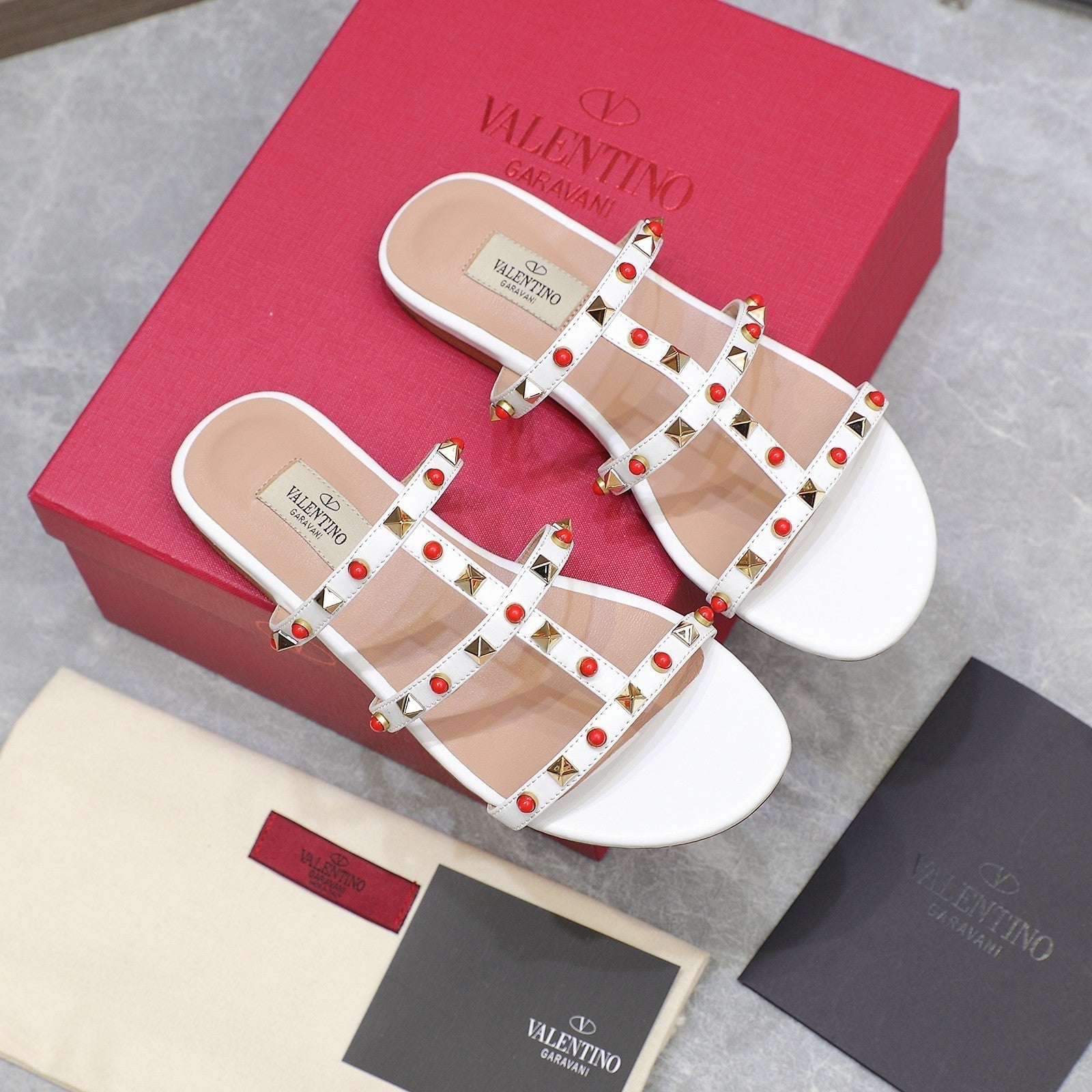 VT 25 Rockstud leather slides White Sheepskin 289660