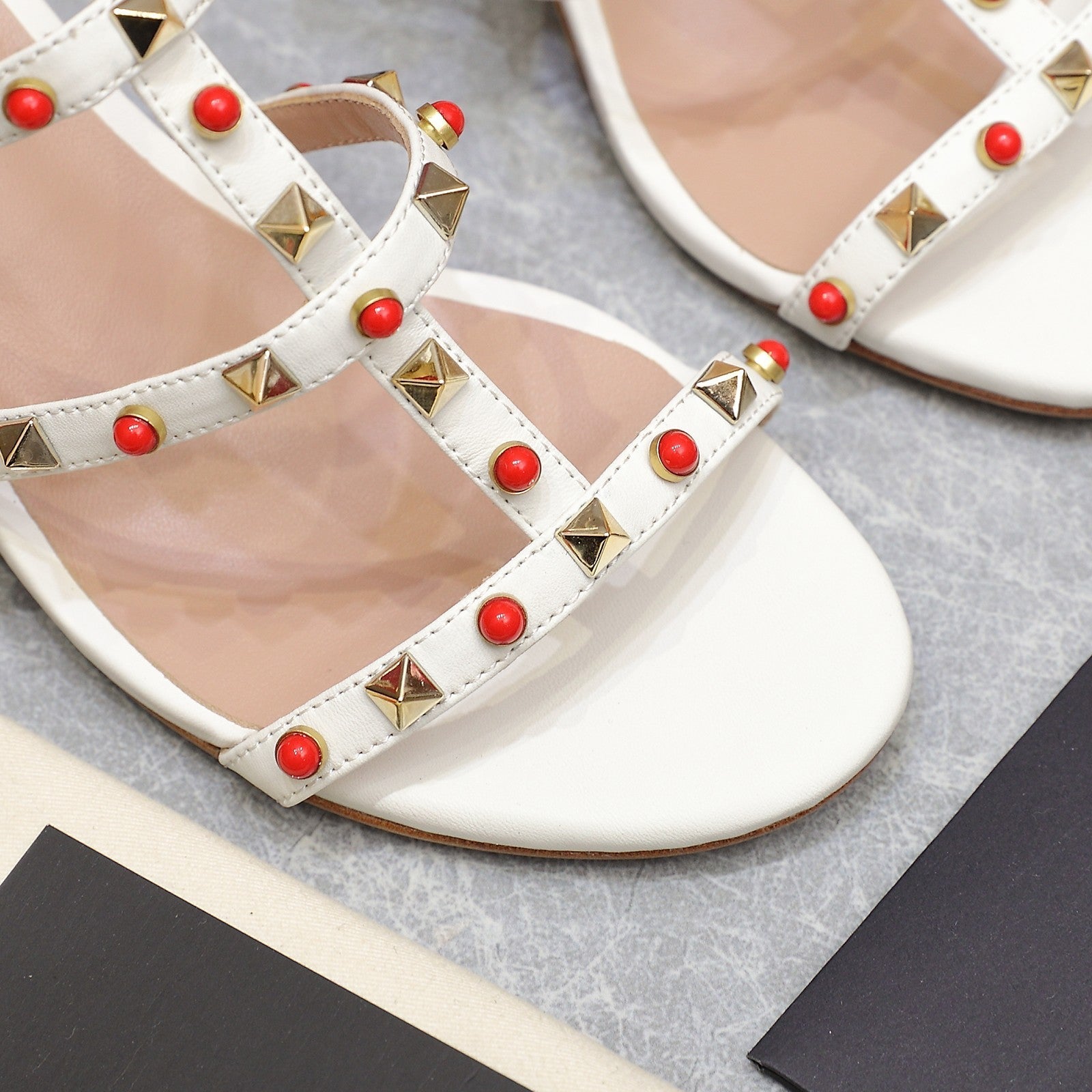 VT 25 Rockstud Heeled Sandals White Sheepskin 289665