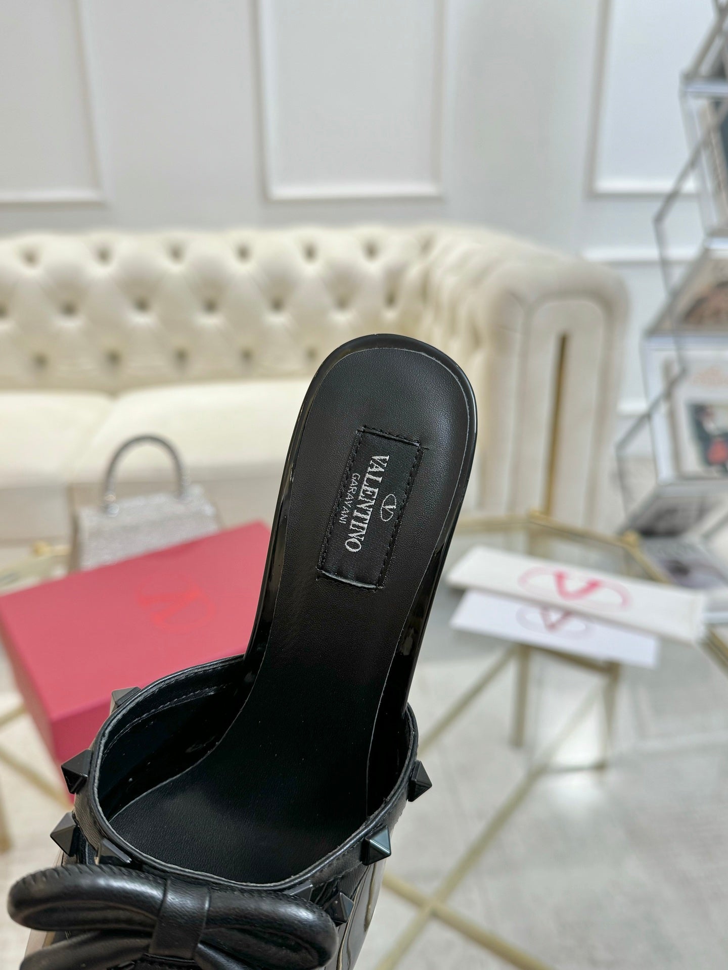 VT 25 Rockstud Bow Mule Black Patent Leather 342075