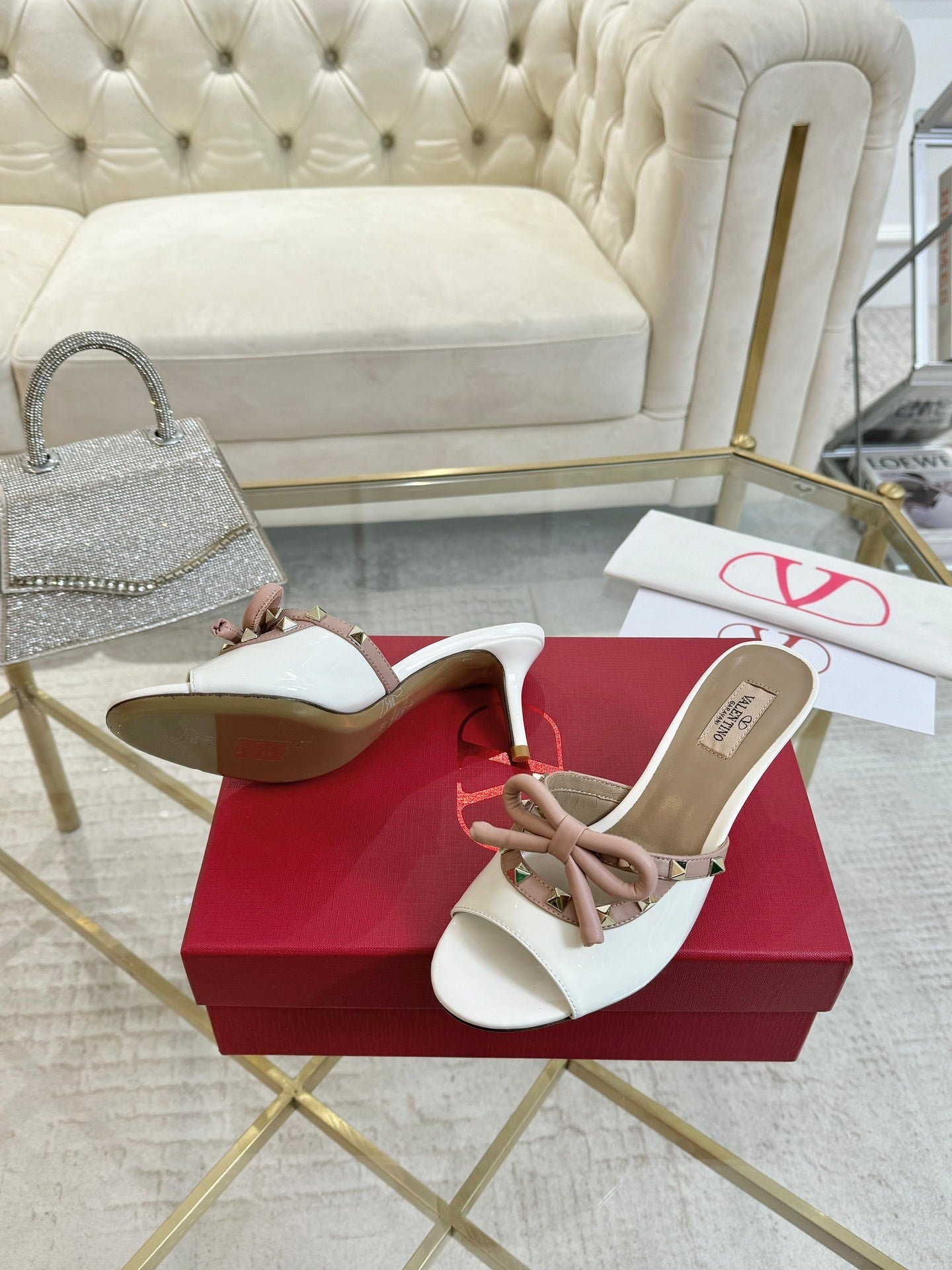 VT 25 Rockstud Bow Mule White Patent Leather
