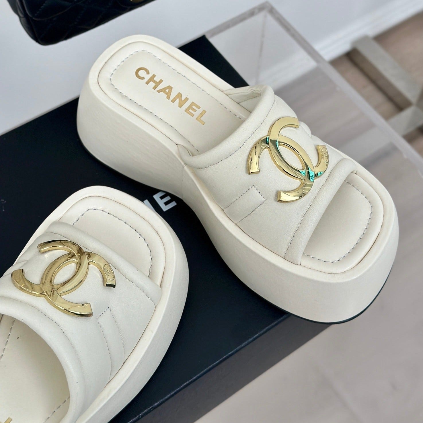 Large Double C Platform Slippers White