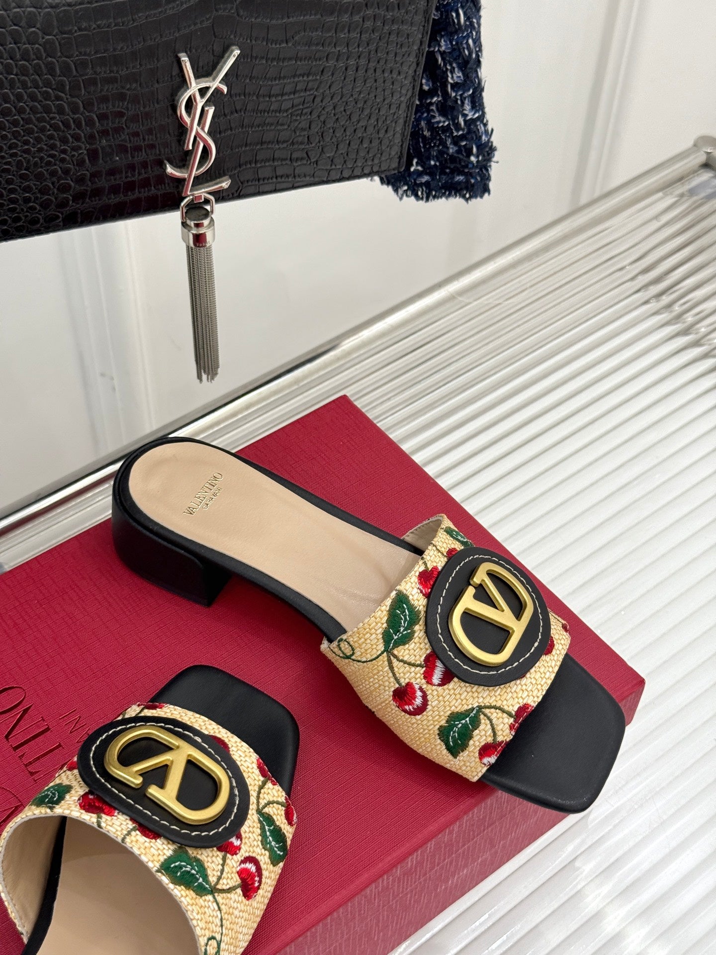 VT 25 Cherryfic Leather Trimmed Slides Black Sheepskin 286506
