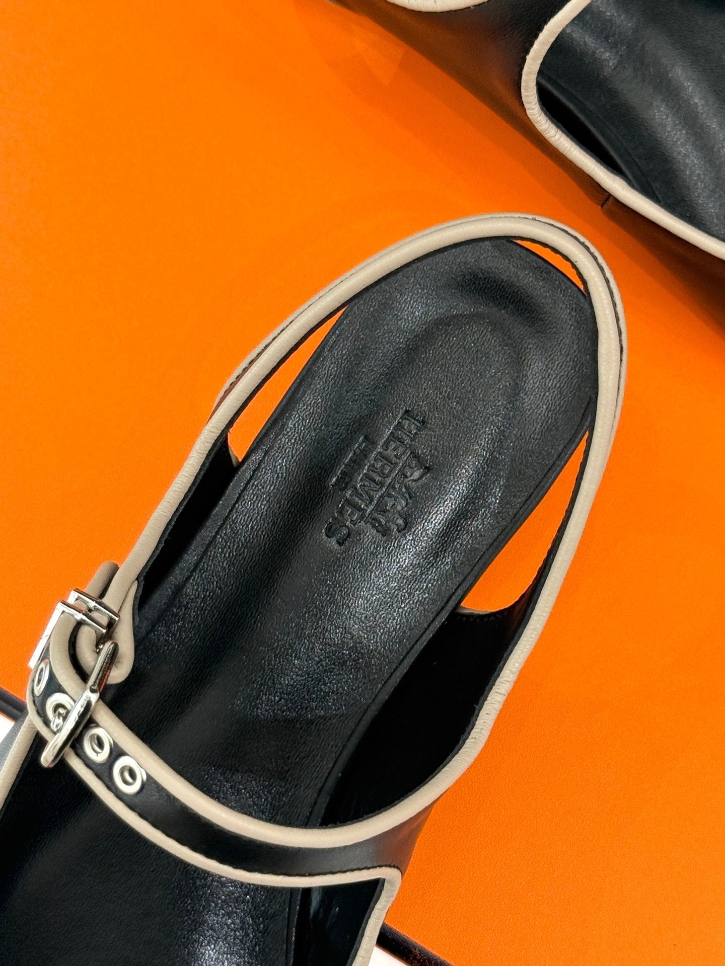 HM flat sandals black lambskin 474116