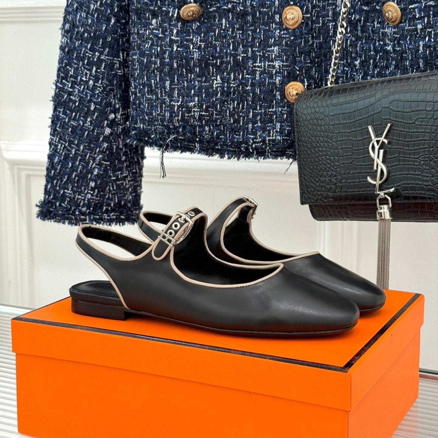 HM flat sandals black lambskin 474116