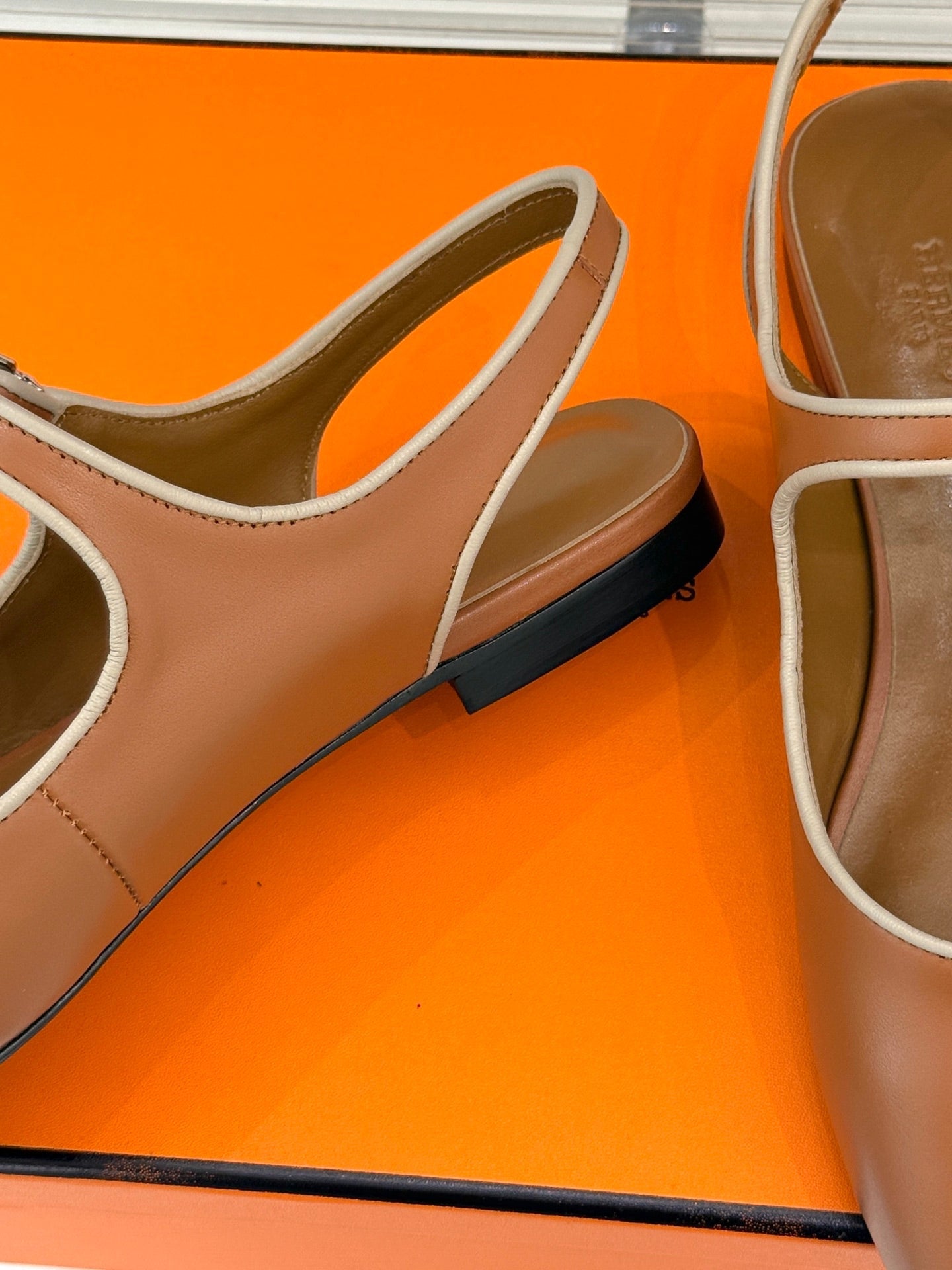 HM flat sandals brown lambskin 474117