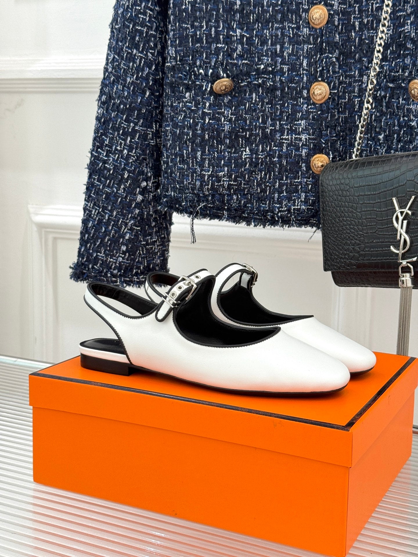 HM flat sandals white lambskin 474118