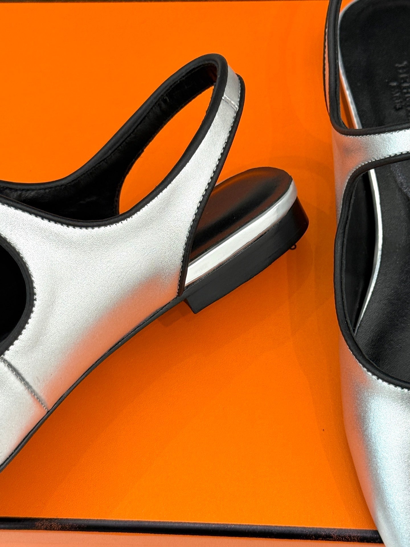 HM flat sandals sliver lambskin 474119