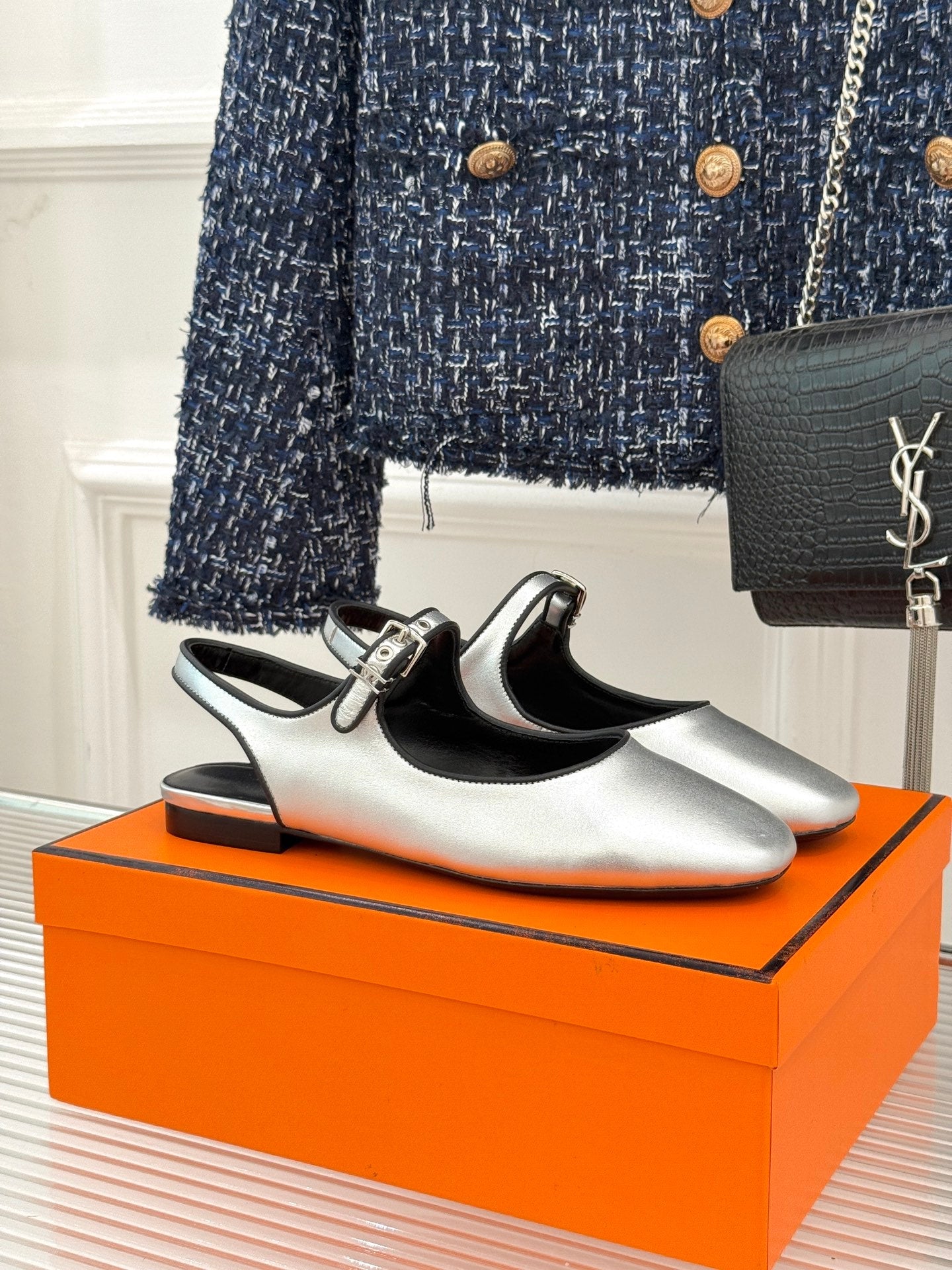 HM flat sandals sliver lambskin 474119