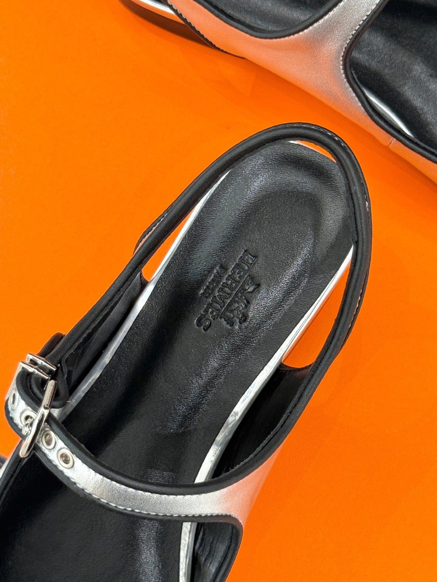 HM flat sandals sliver lambskin 474119