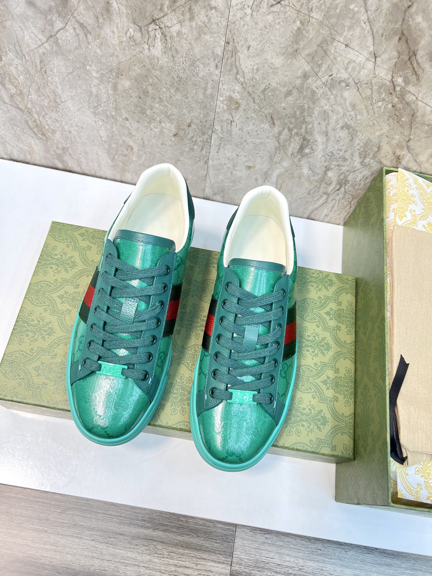 GG Men's ACE Sneaker Green Calfskin 525958