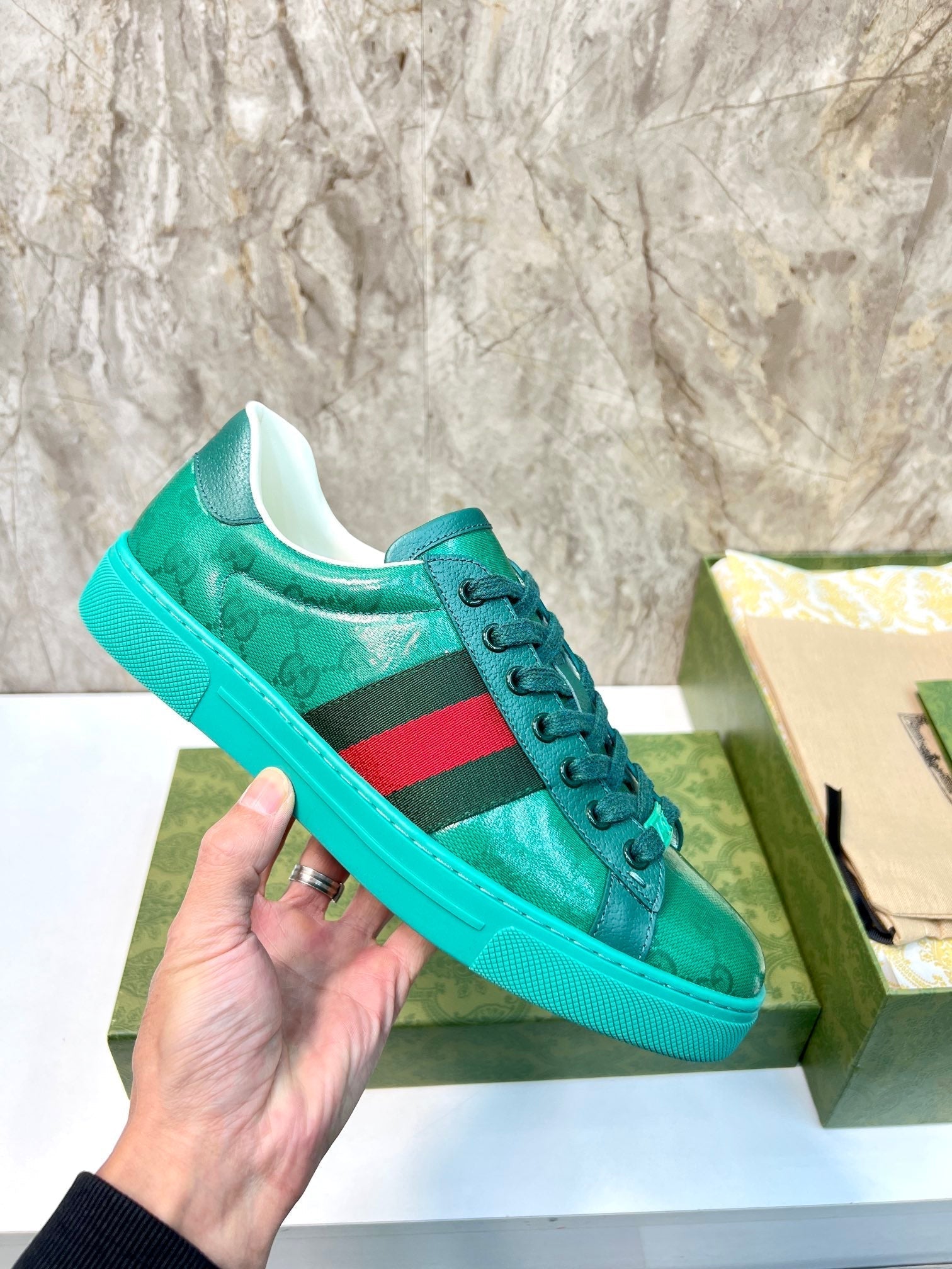 GG Men's ACE Sneaker Green Calfskin 525958